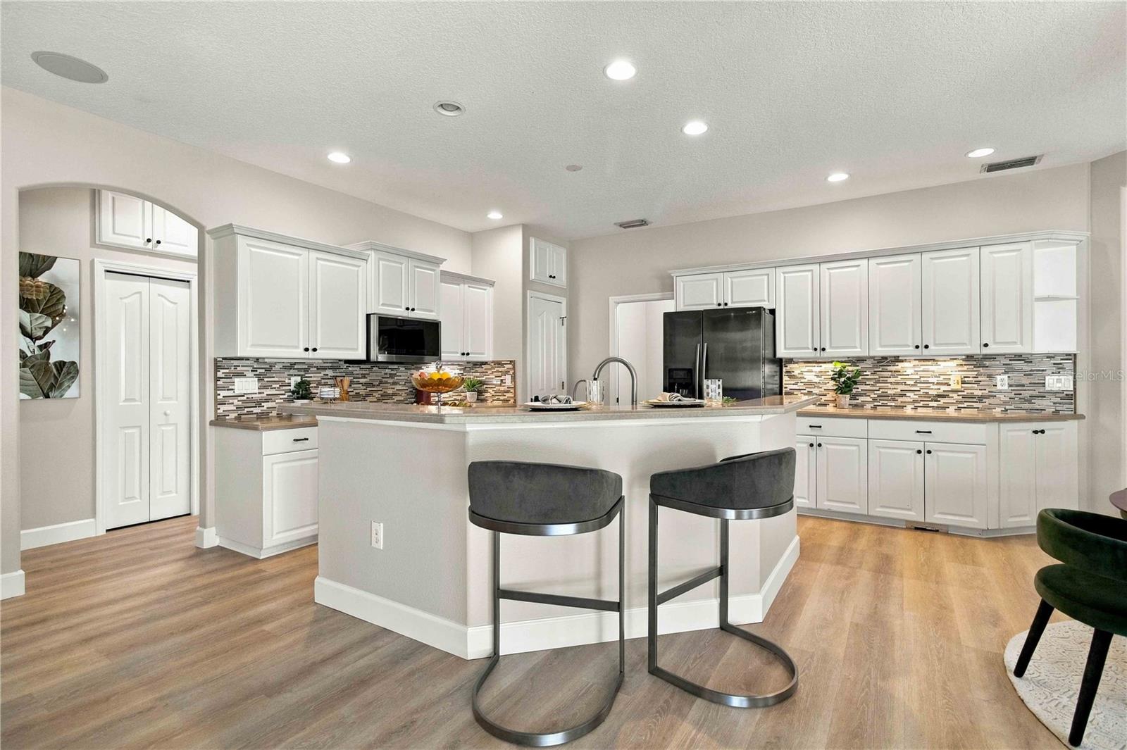 6274 AVENTURA DR — photo 14
