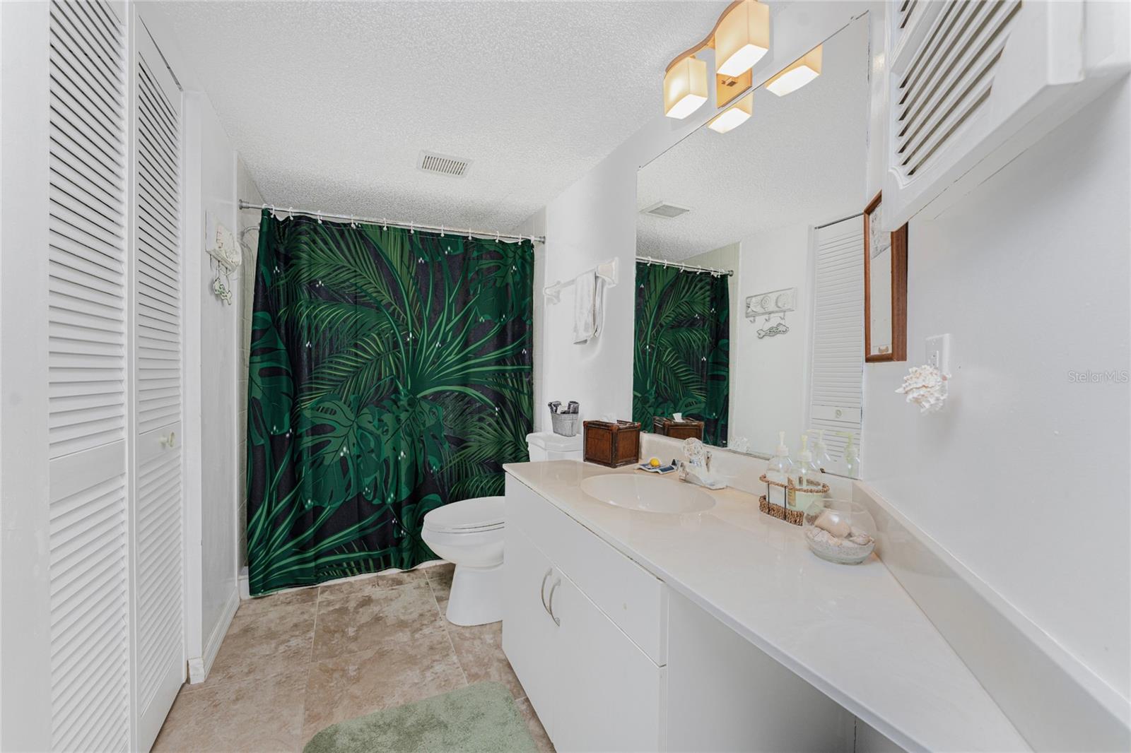 511 PINE HOLLOW CIR #511 — photo 36