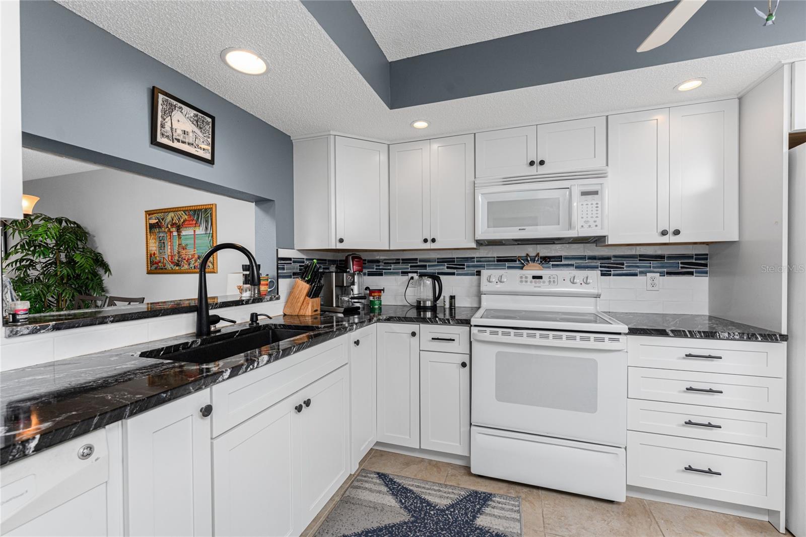 511 PINE HOLLOW CIR #511 — photo 9