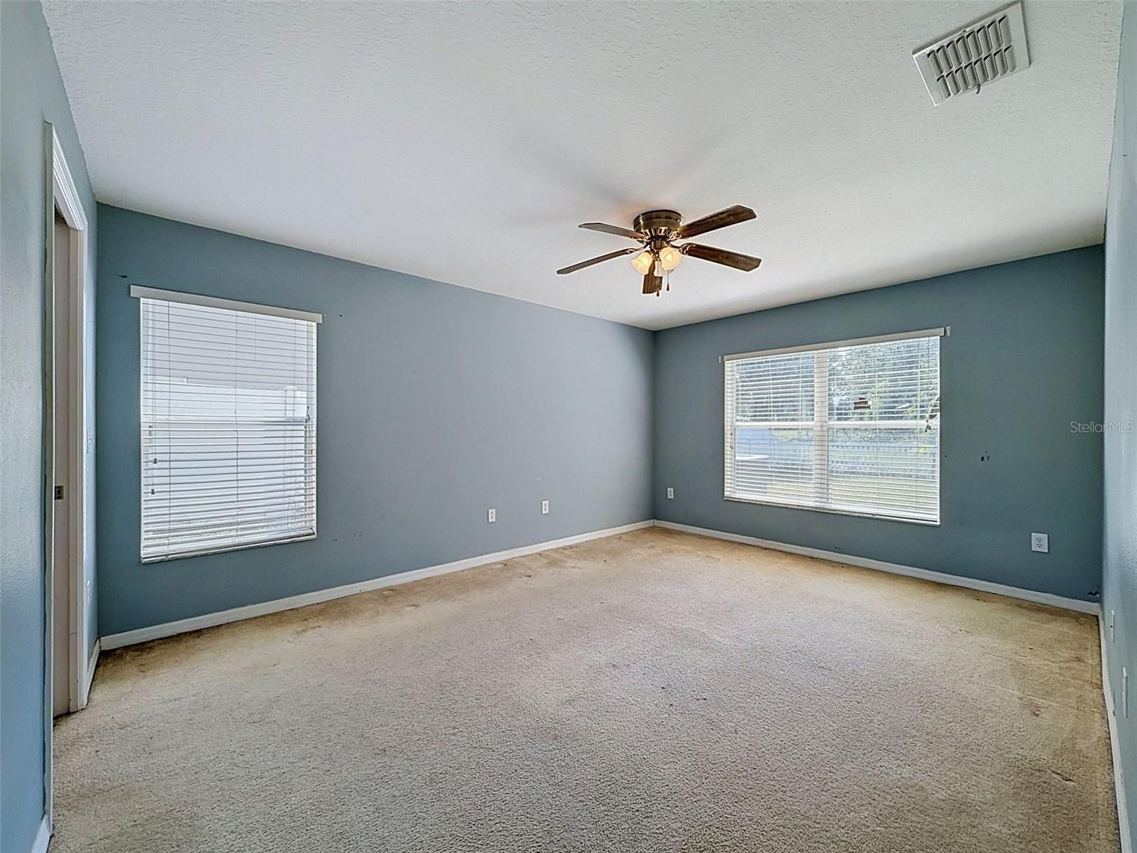 12611 CHENWOOD AVE — photo 8