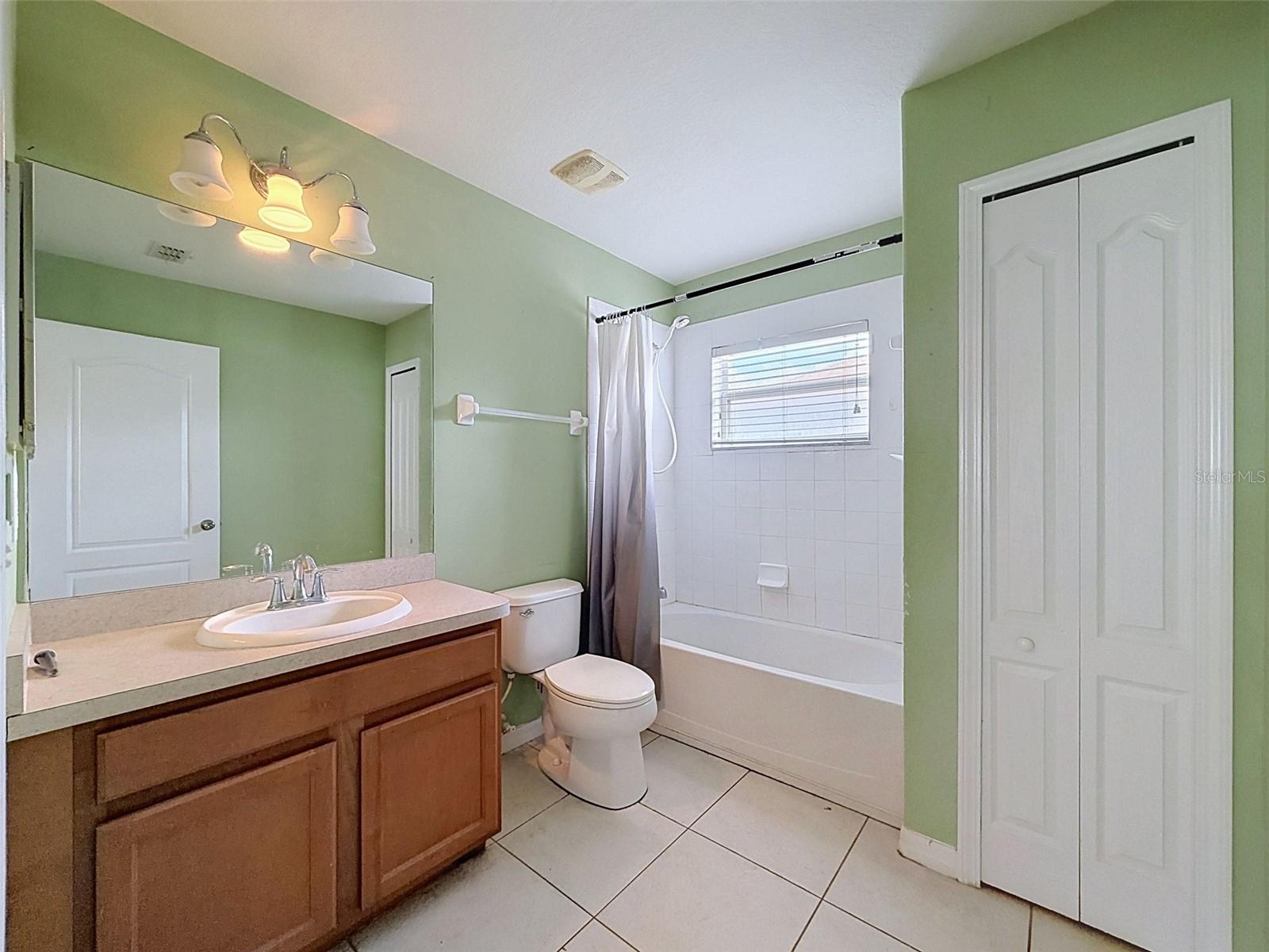 12611 CHENWOOD AVE — photo 13