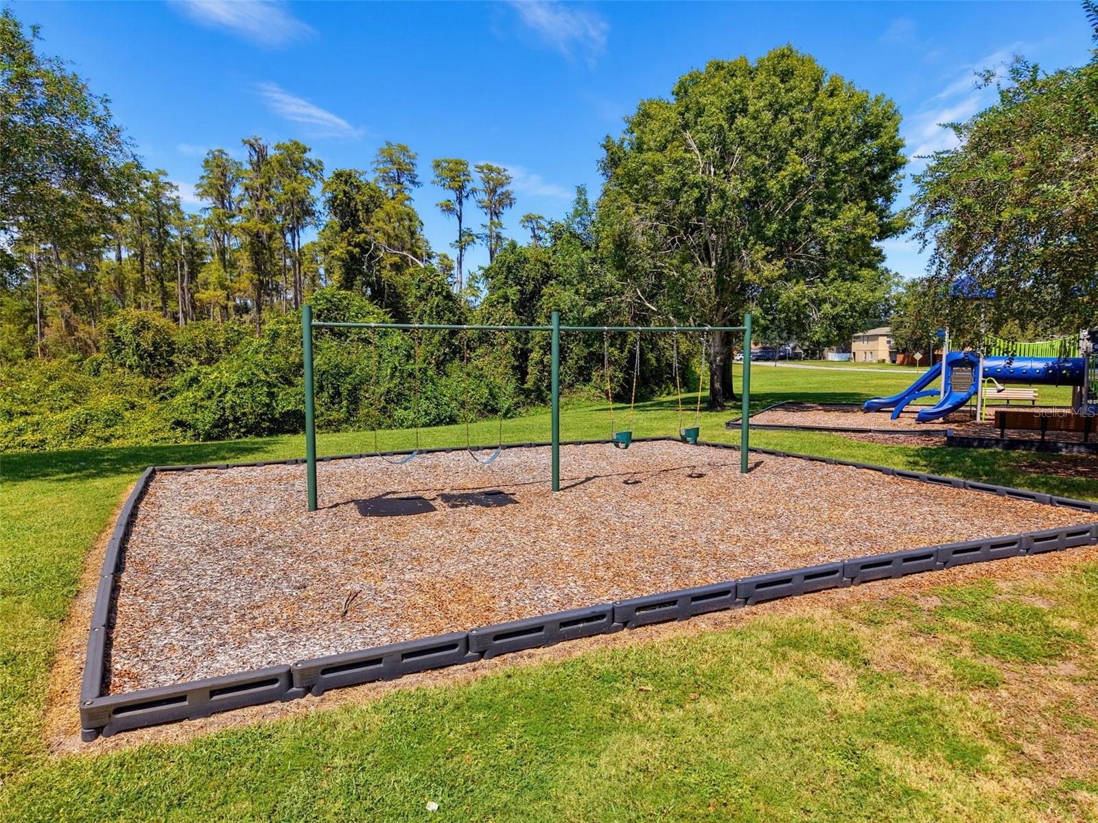 12611 CHENWOOD AVE — photo 27