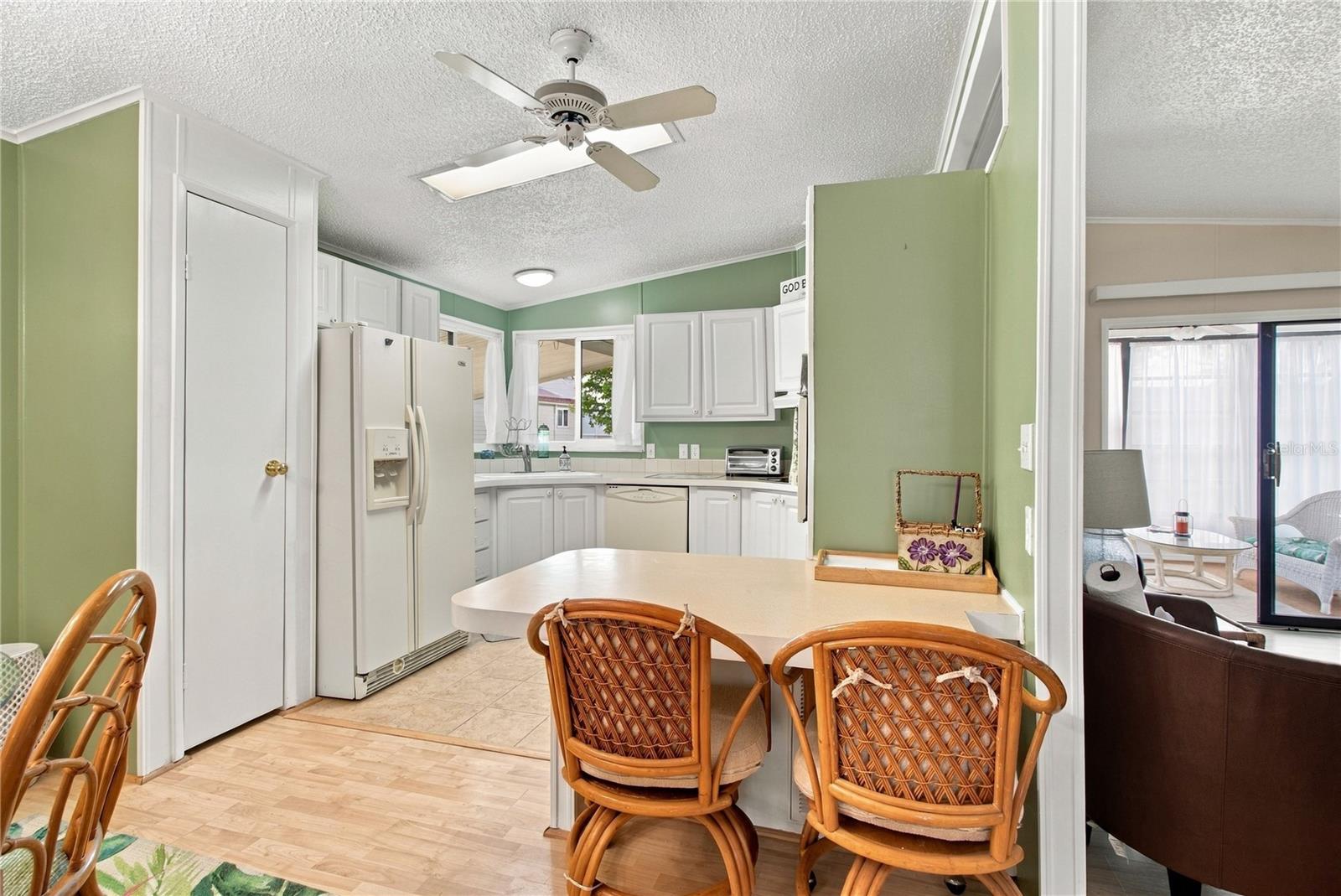 15 MEADOWLARK CIR — photo 28