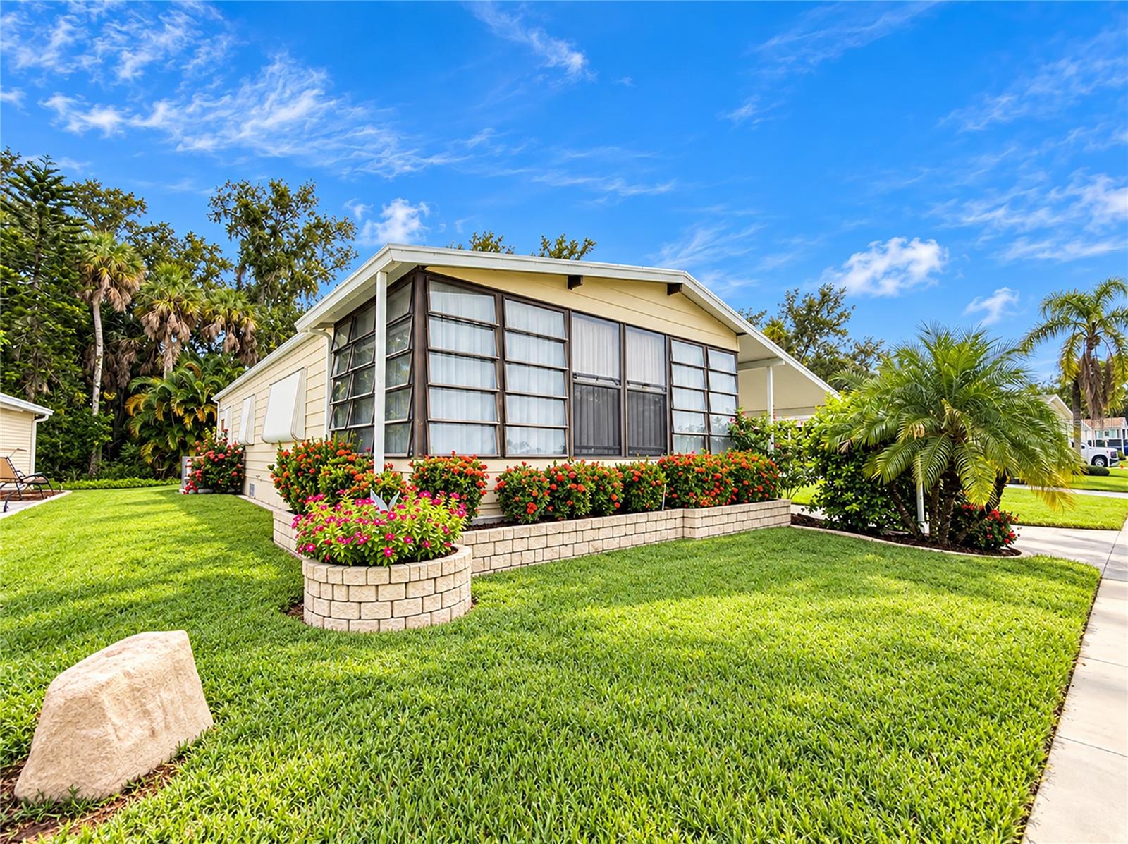 15 MEADOWLARK CIR — photo 3