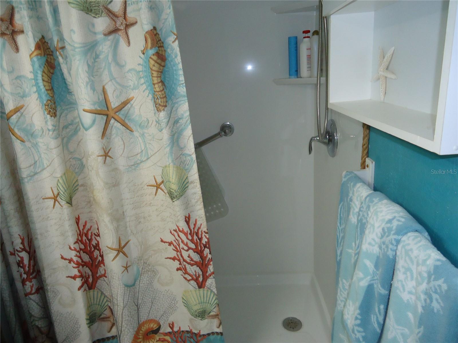 4550 COVE CIR #605 — photo 4