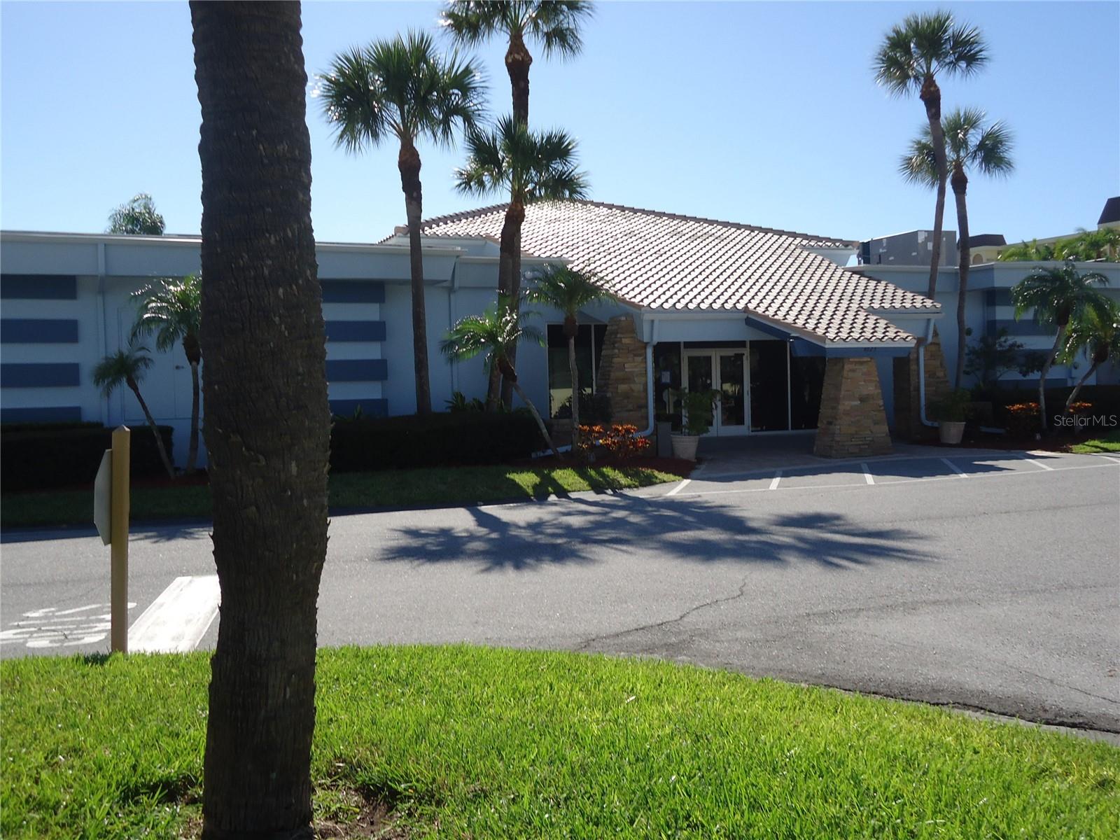 4550 COVE CIR #605 — photo 12