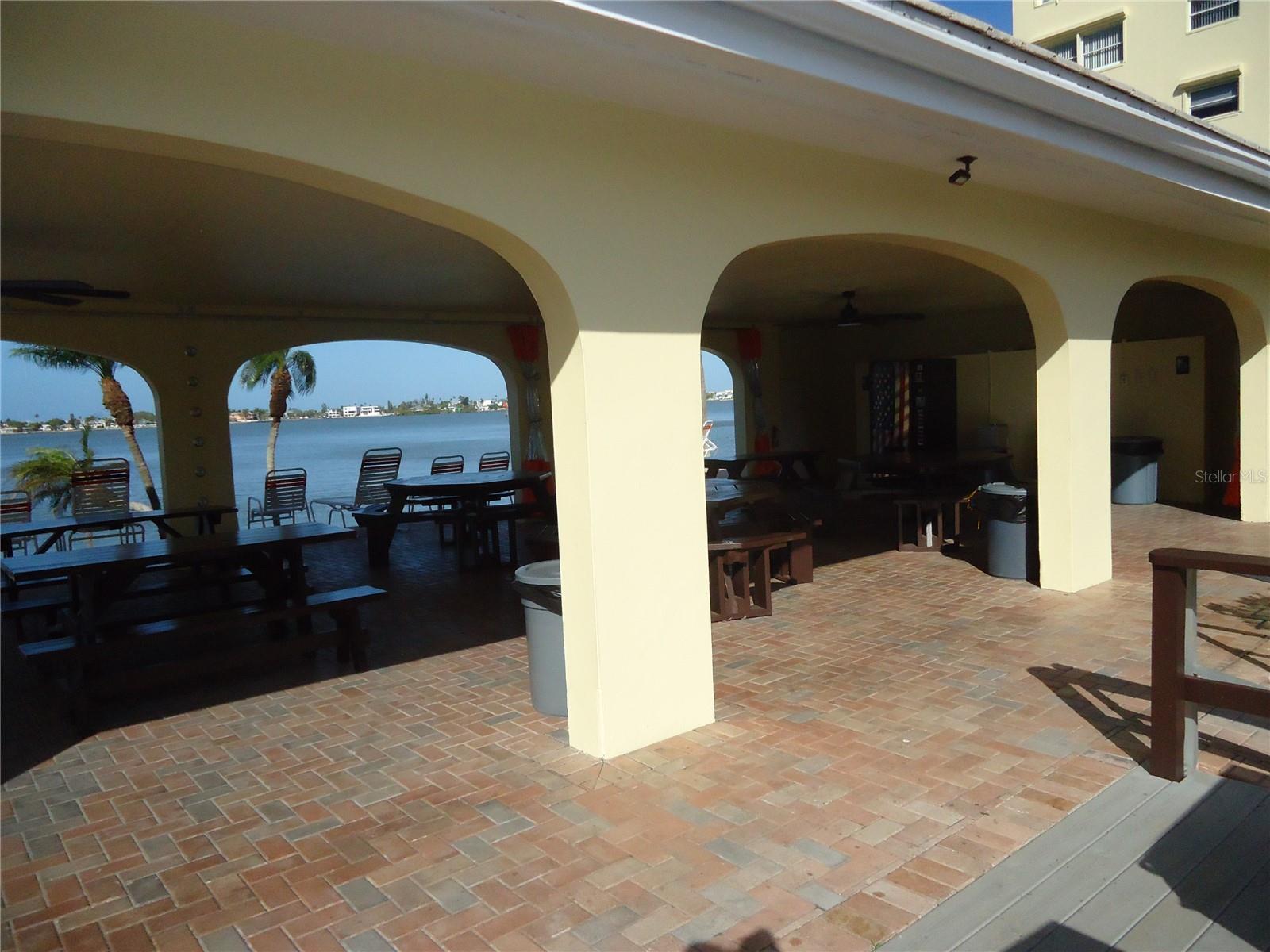 4550 COVE CIR #605 — photo 15