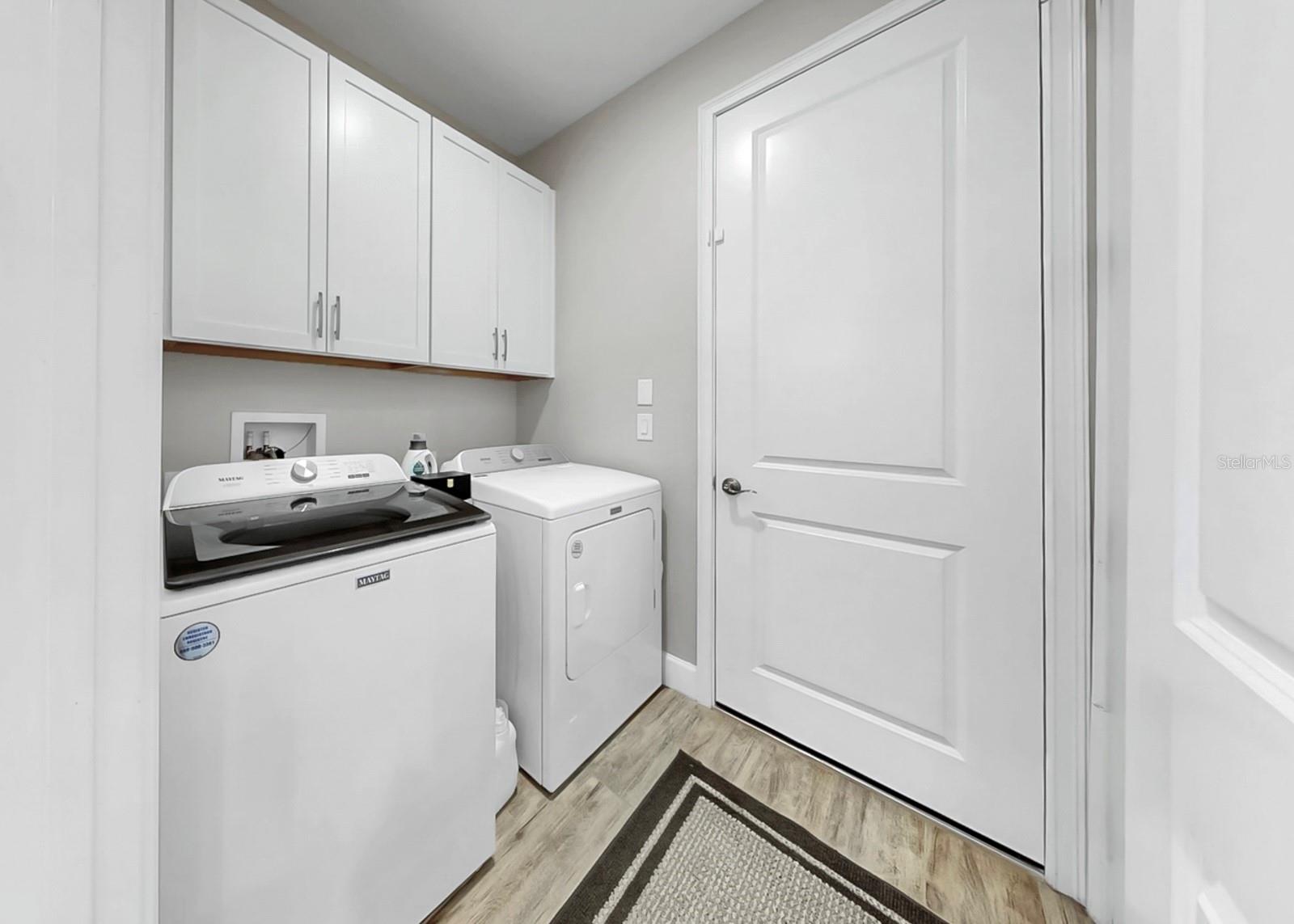 954 SIGNET DR — photo 35
