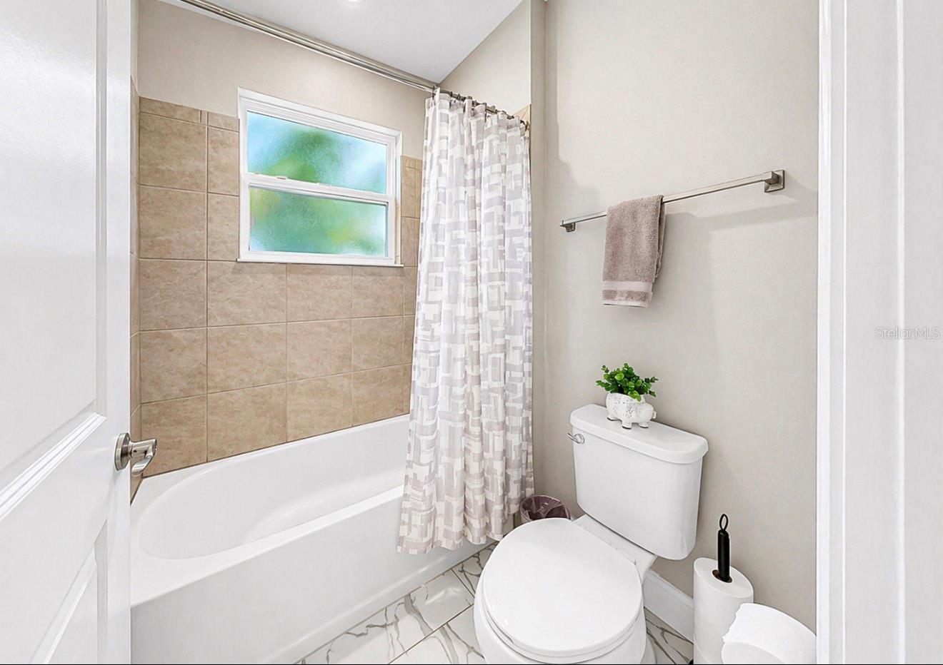 954 SIGNET DR — photo 32