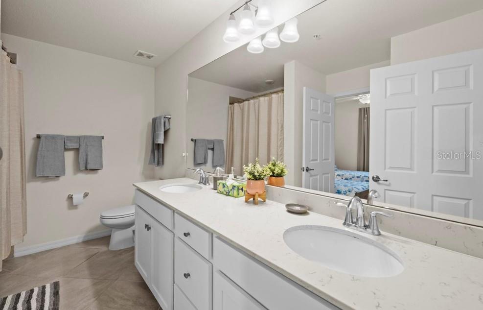 17704 GAWTHROP DR #201 — photo 8