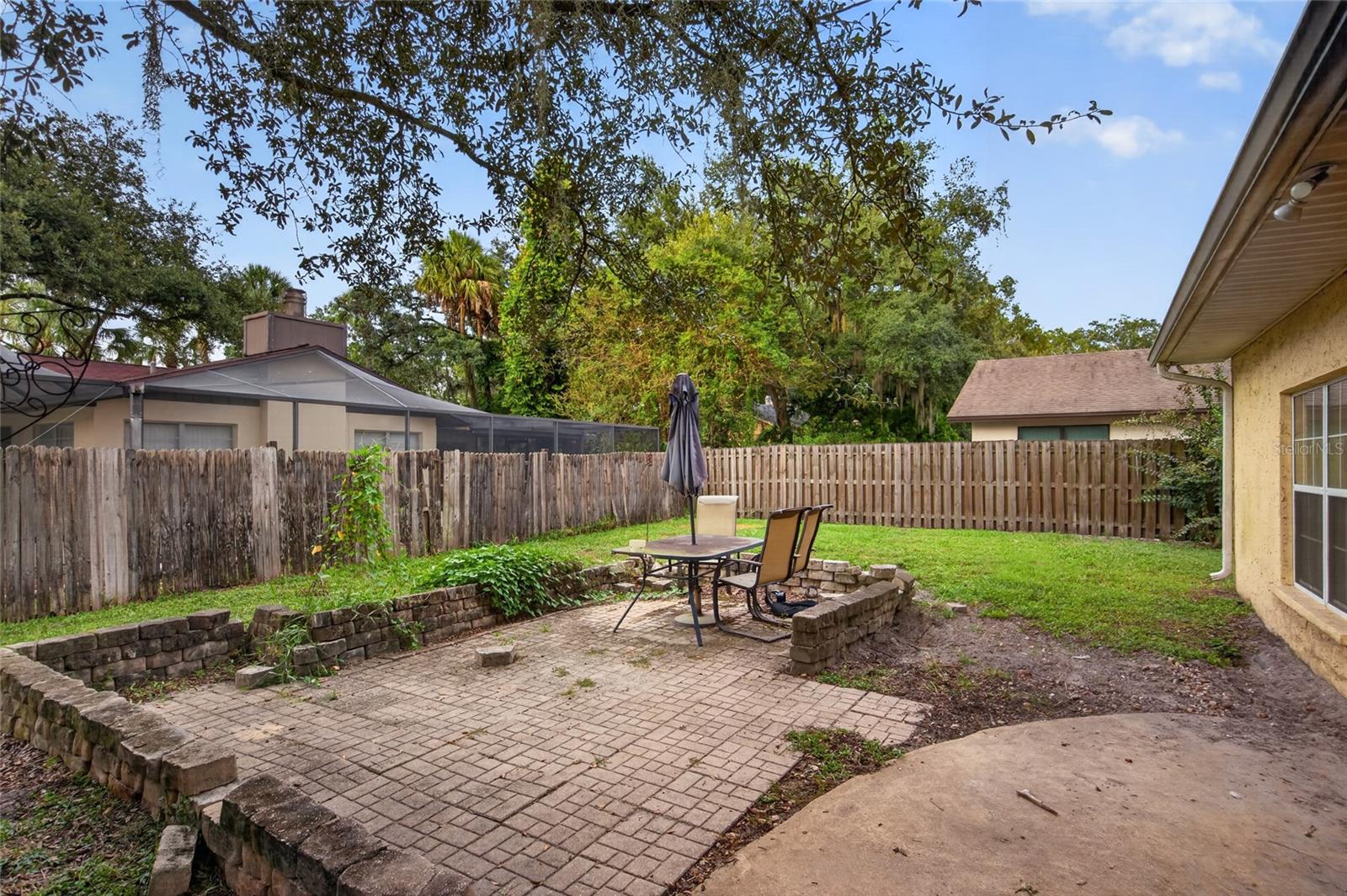 531 GARRARD DR — photo 39