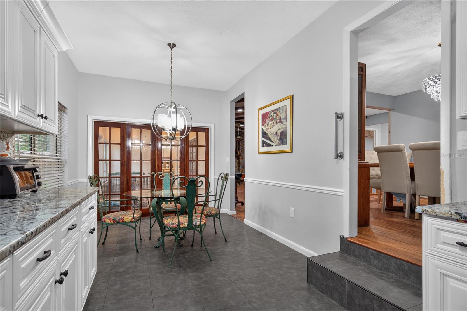 531 GARRARD DR — photo 23