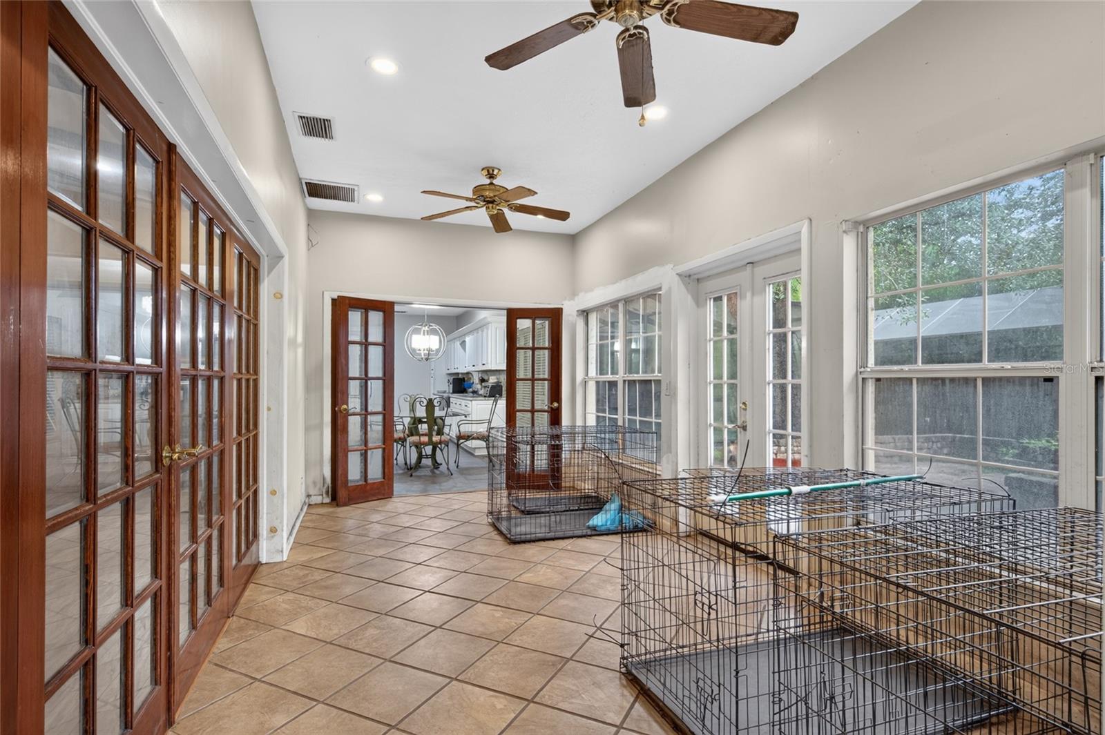 531 GARRARD DR — photo 35