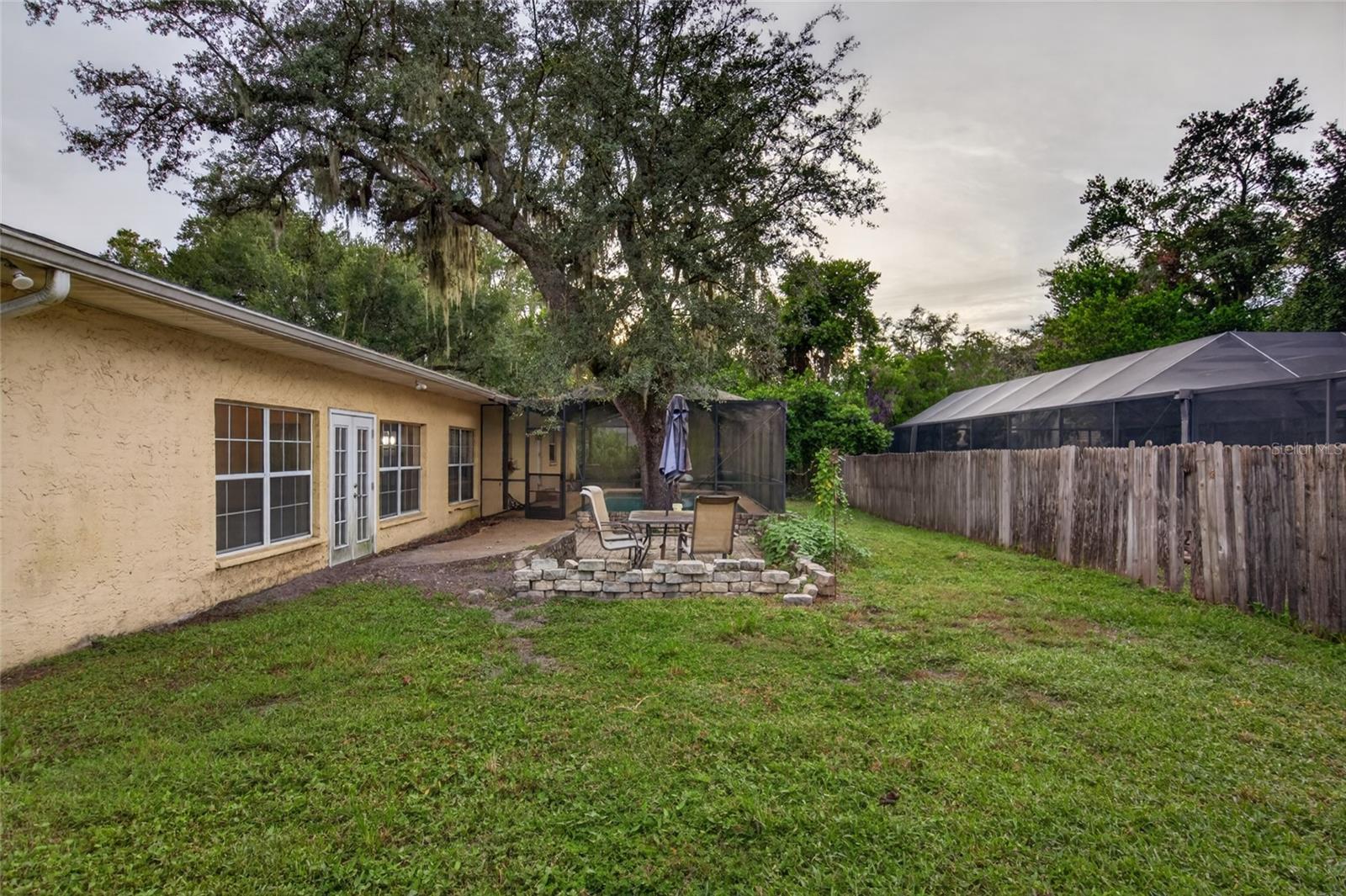 531 GARRARD DR — photo 37