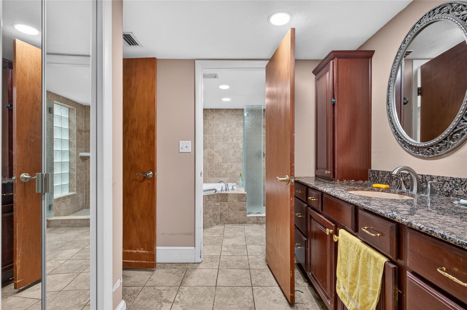 531 GARRARD DR — photo 14