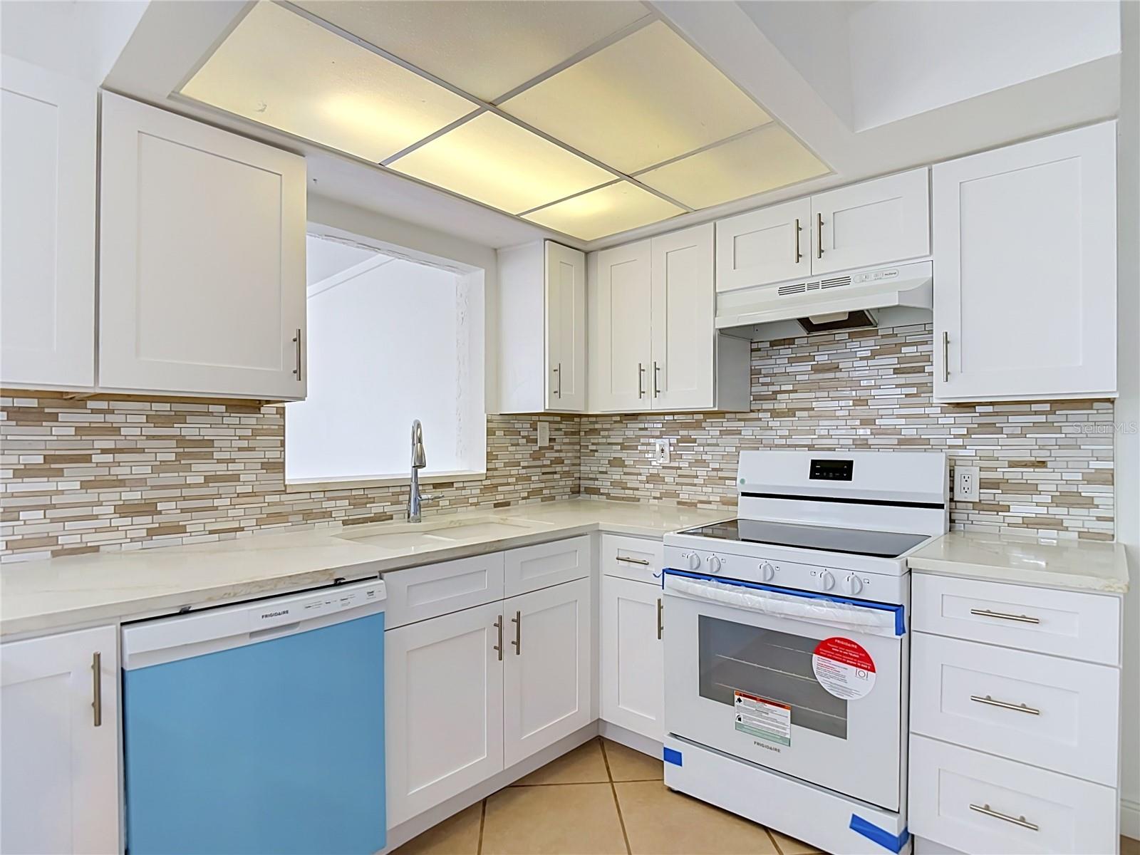 13538 LESLIE DR — photo 27