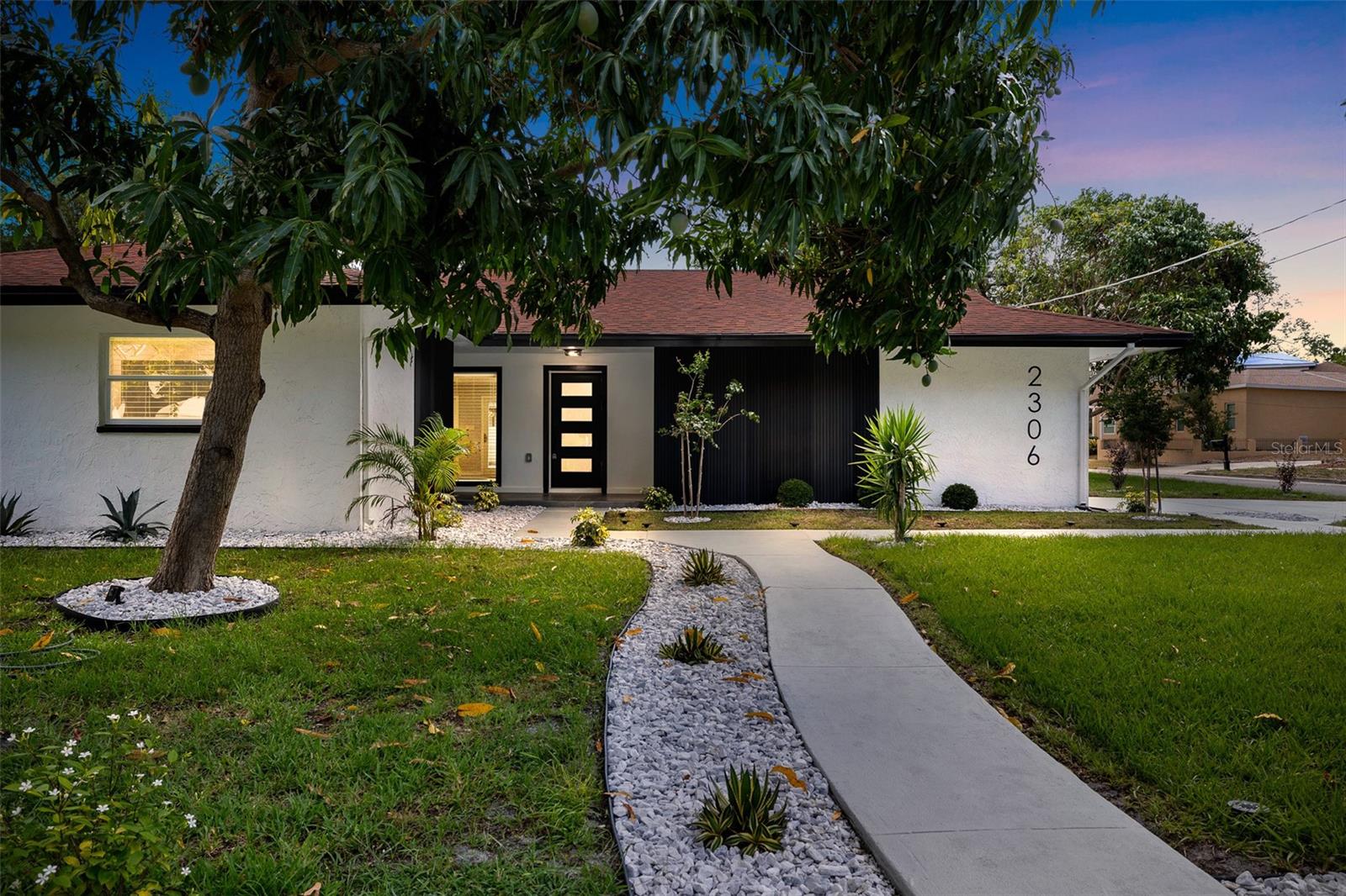 2306 S SAN JOSE CIR — photo 2