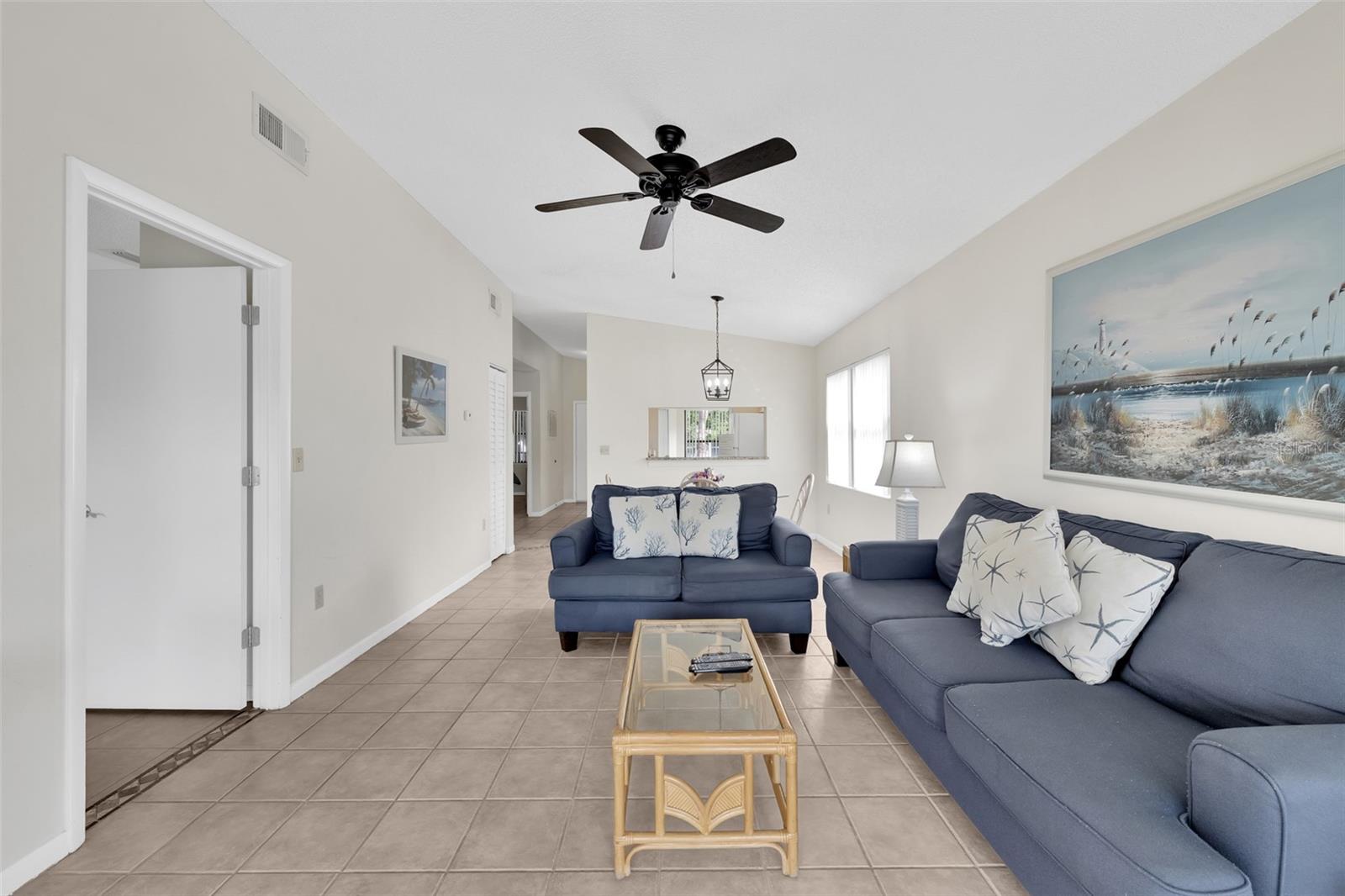 4401 46 AVE W AVE W #201 — photo 32