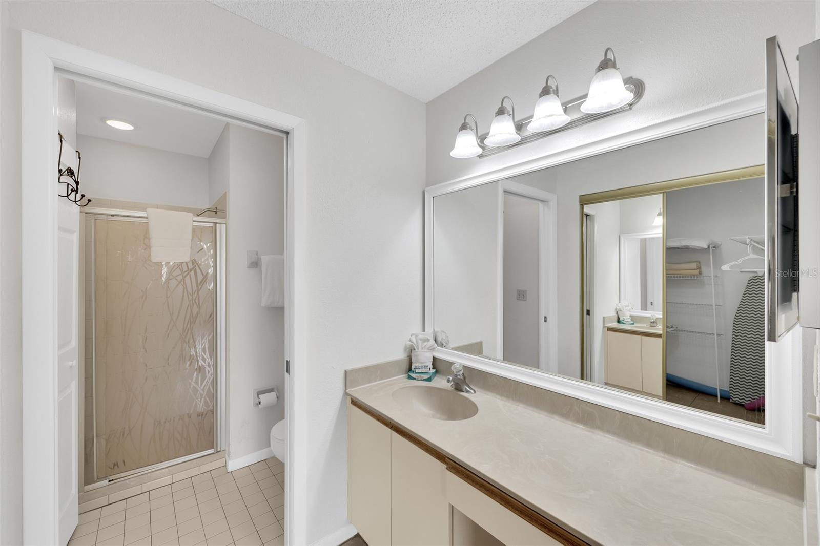 4401 46 AVE W AVE W #201 — photo 24