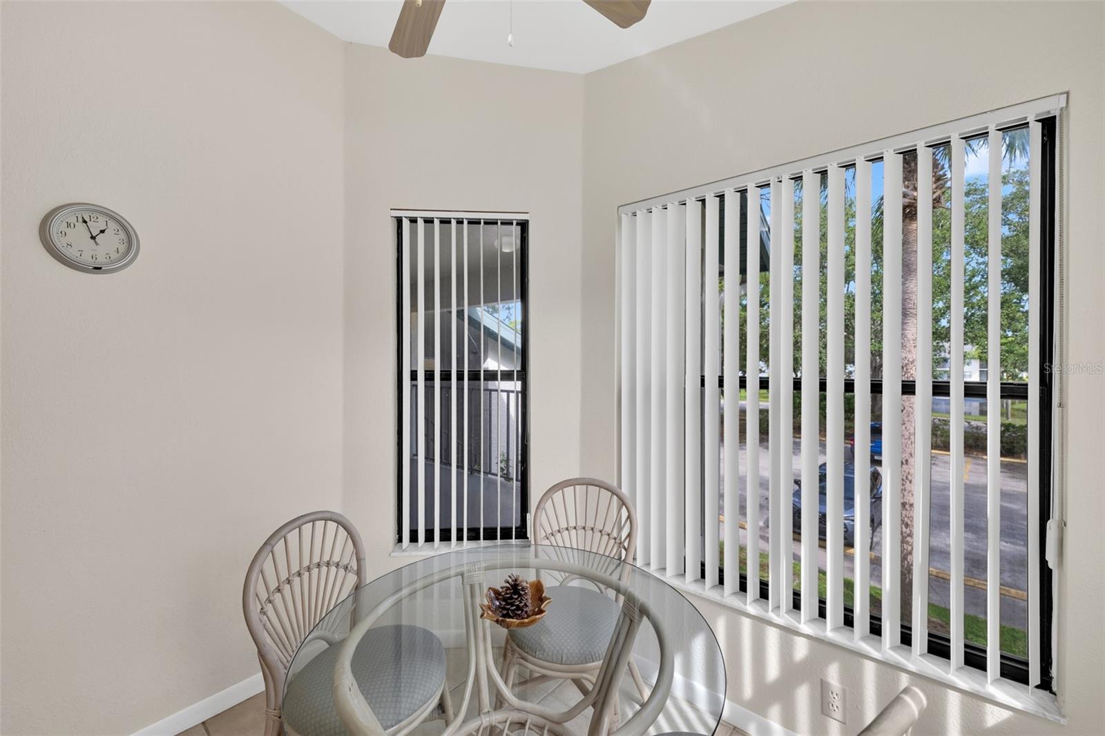 4401 46 AVE W AVE W #201 — photo 21