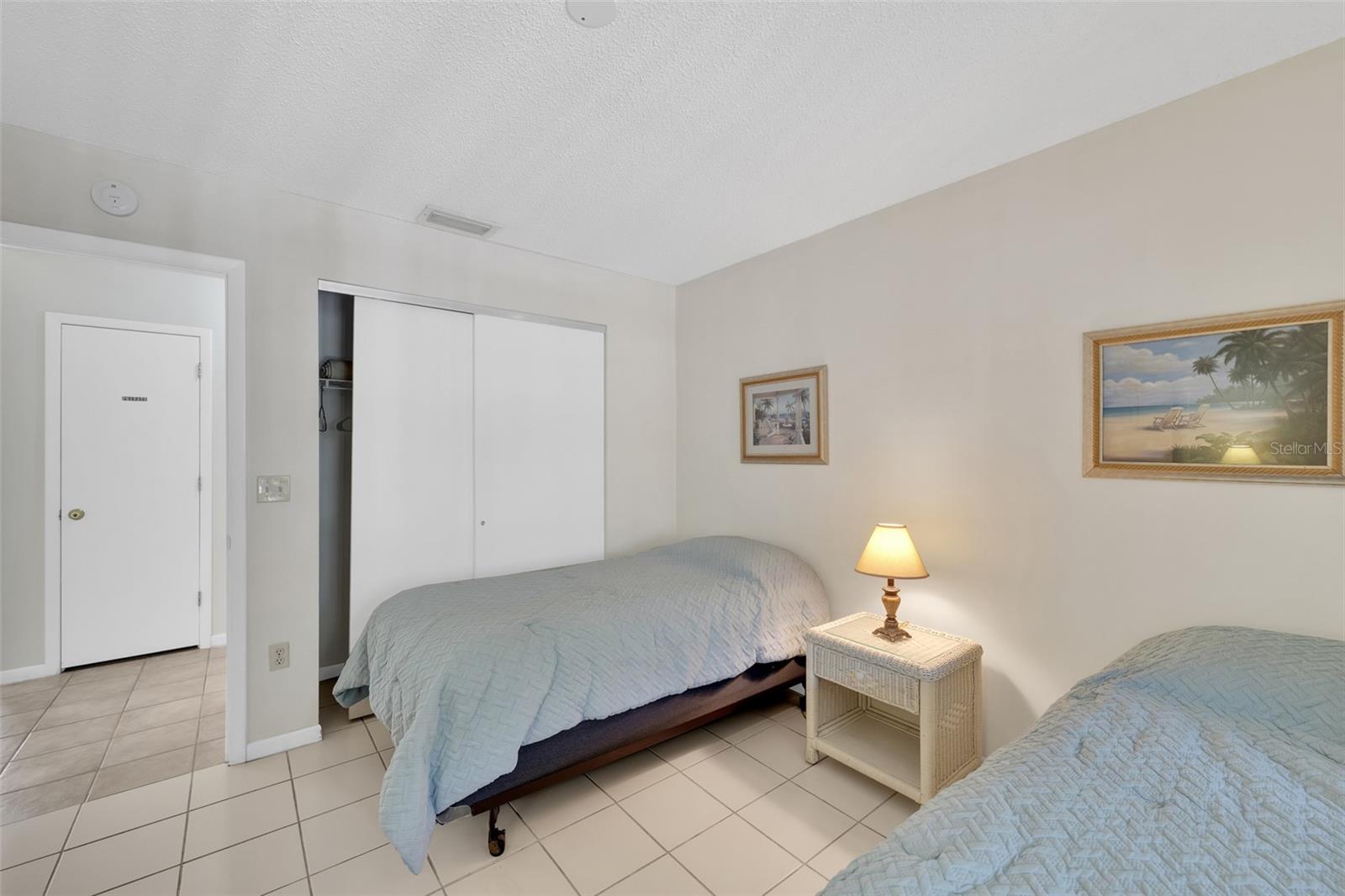 4401 46 AVE W AVE W #201 — photo 8