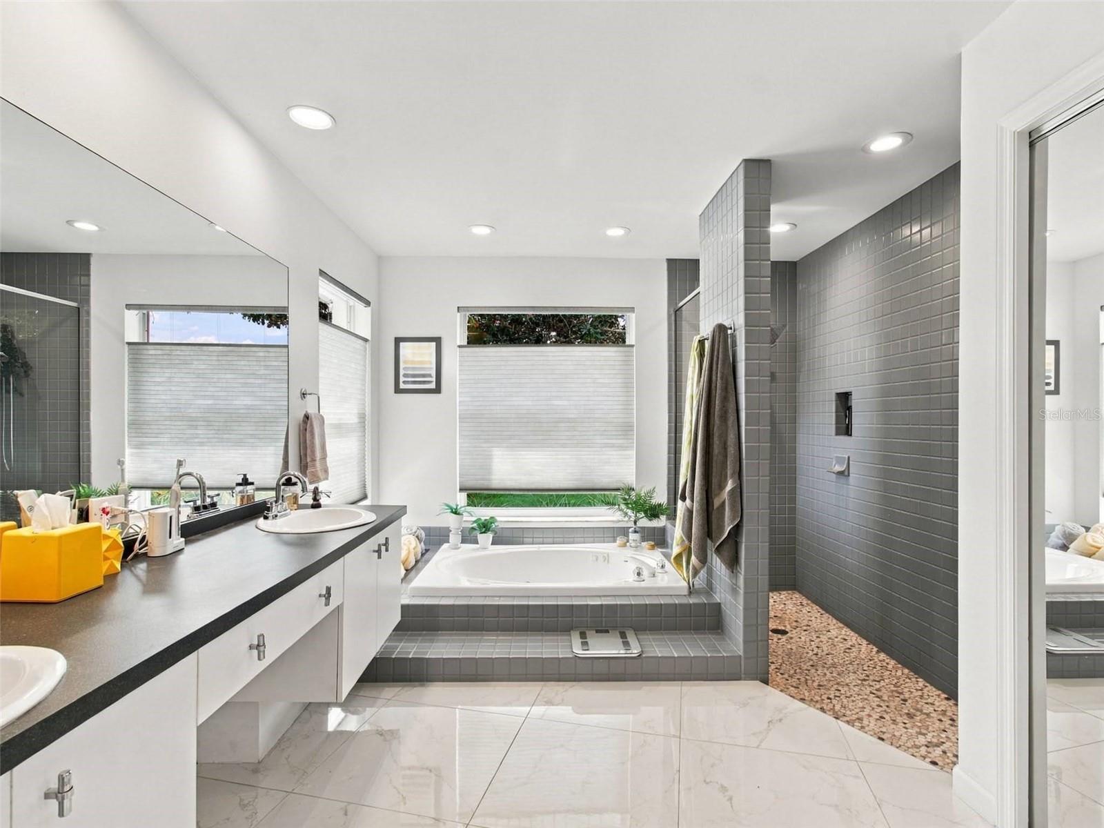 30311 FAIRWAY DR — photo 42