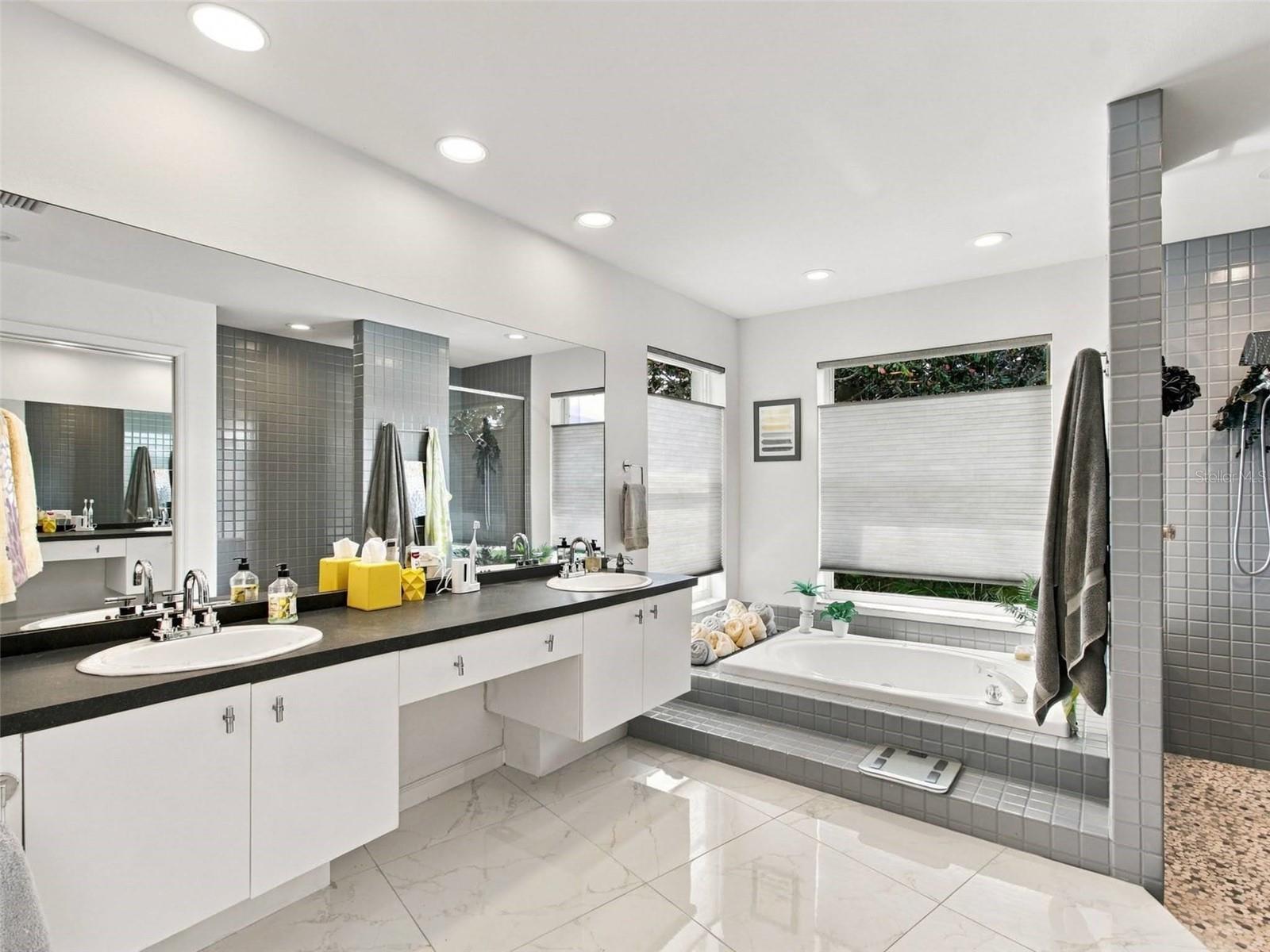 30311 FAIRWAY DR — photo 40