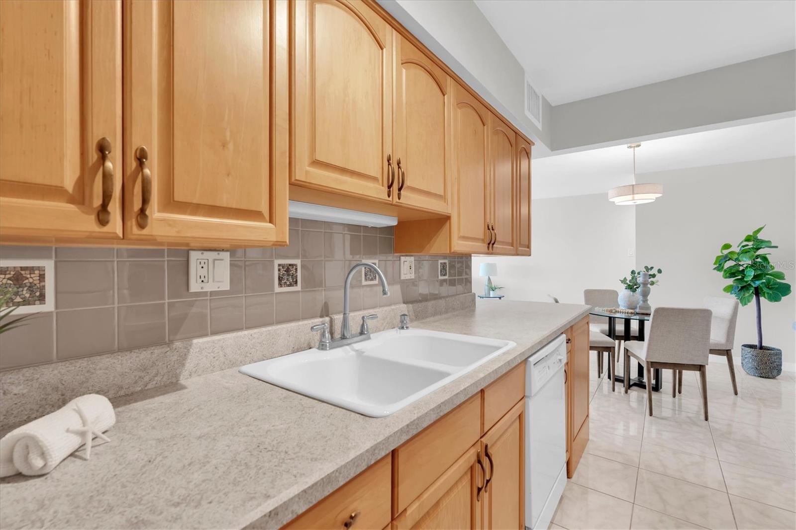 10355 PARADISE BLVD #208 — photo 23