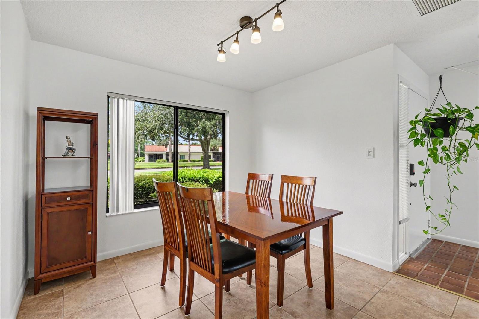 103 VALENCIA CT N — photo 4