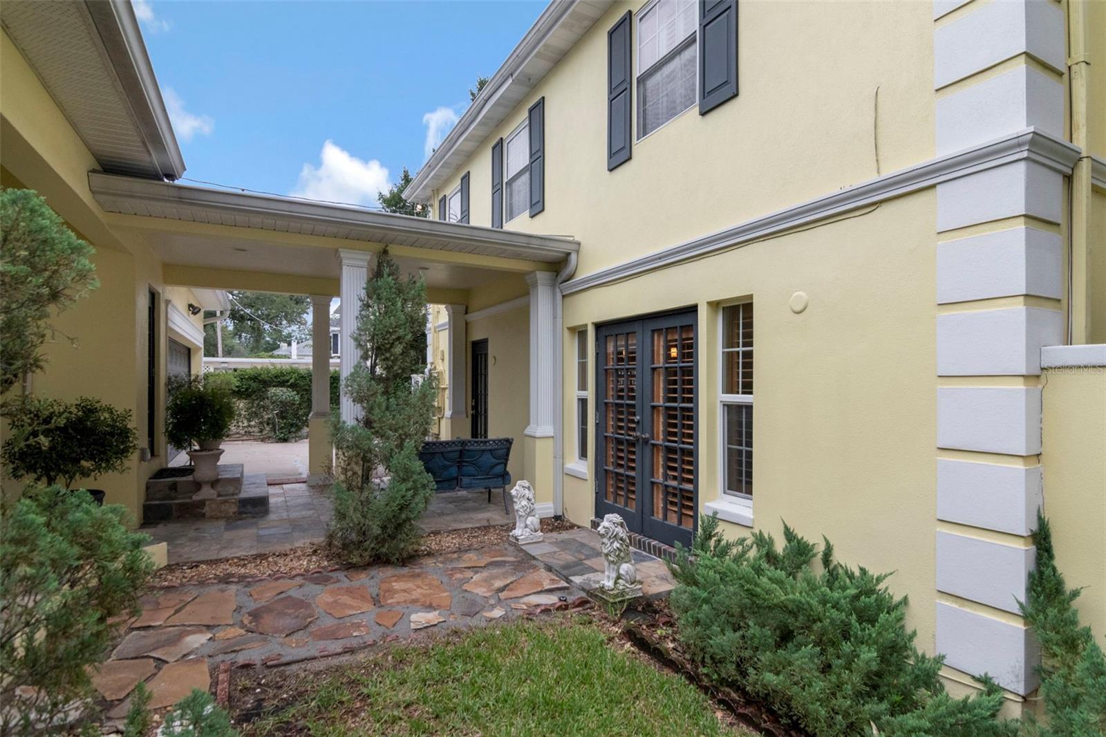 1231 S ROXMERE RD — photo 45