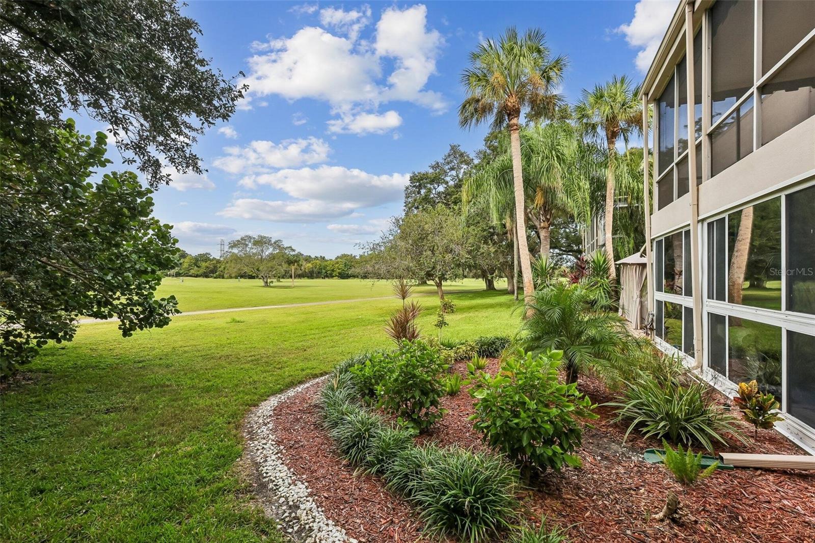 3 COUNTRY CLUB DR #3 — photo 9