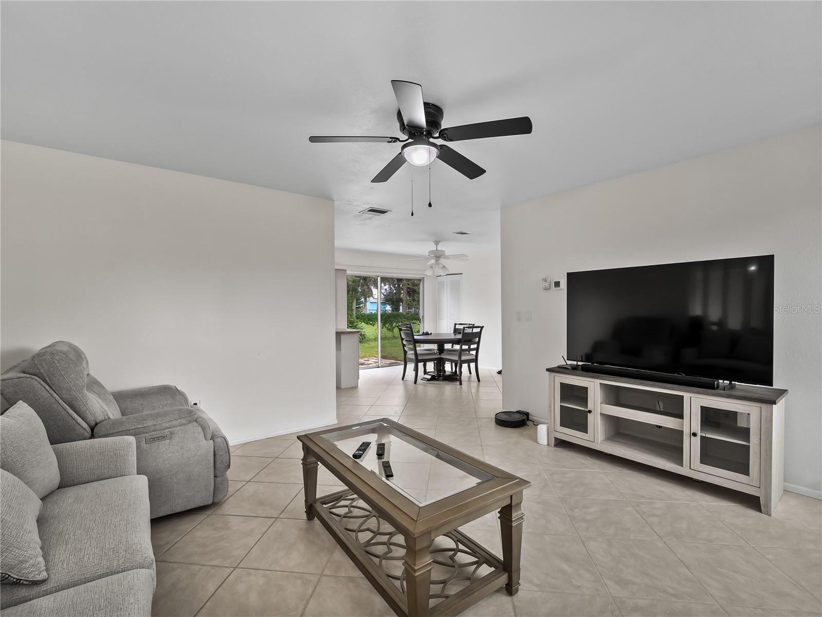 8130 PICKWICK RD — photo 5