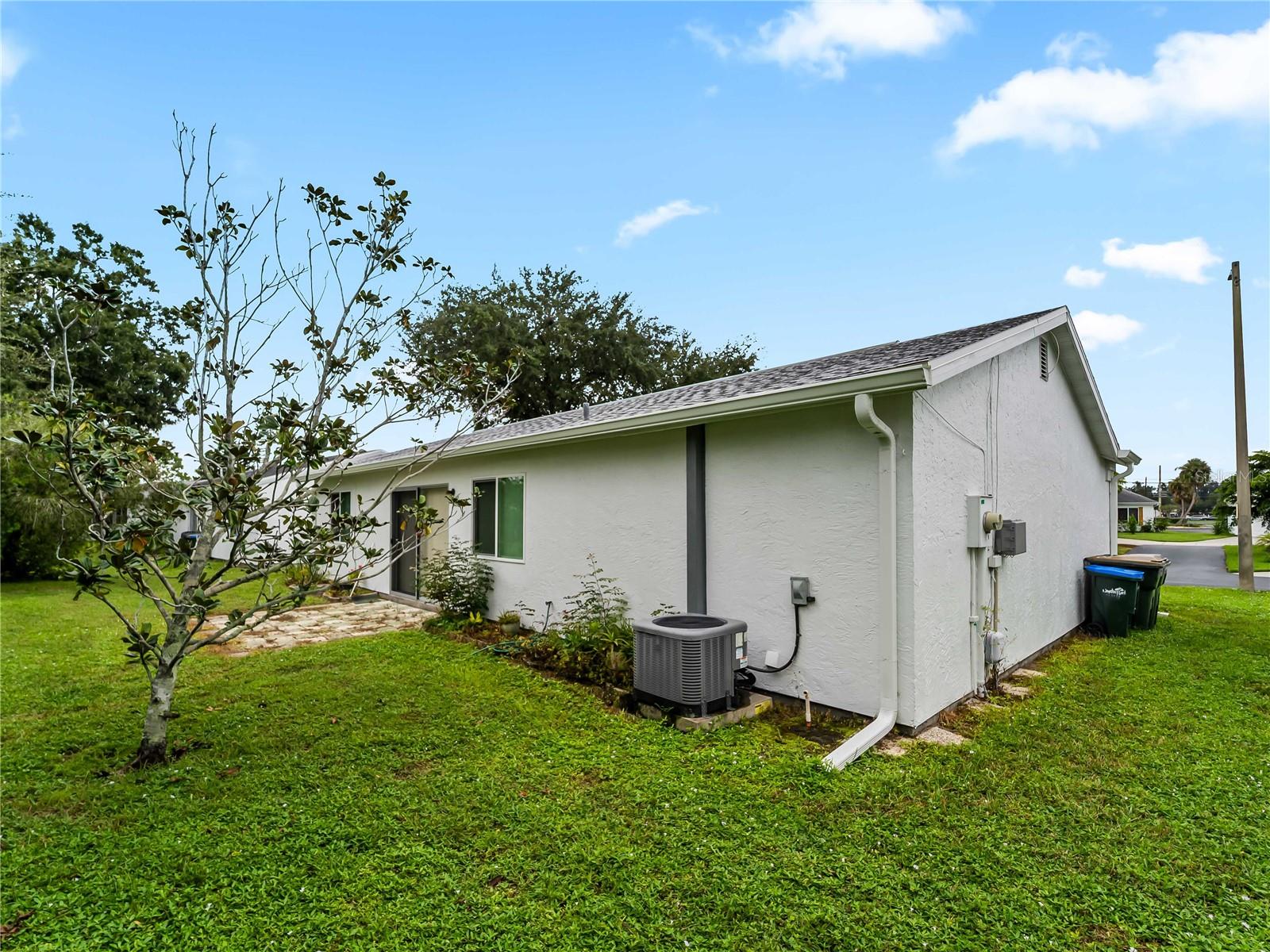 8130 PICKWICK RD — photo 35
