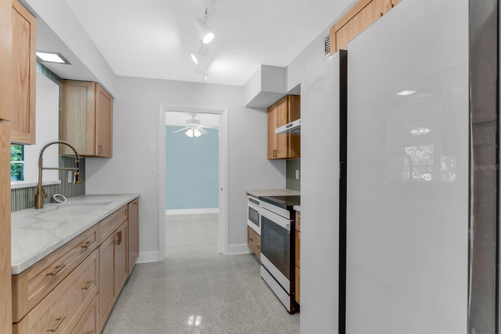 88 NEW JERSEY DR — photo 12