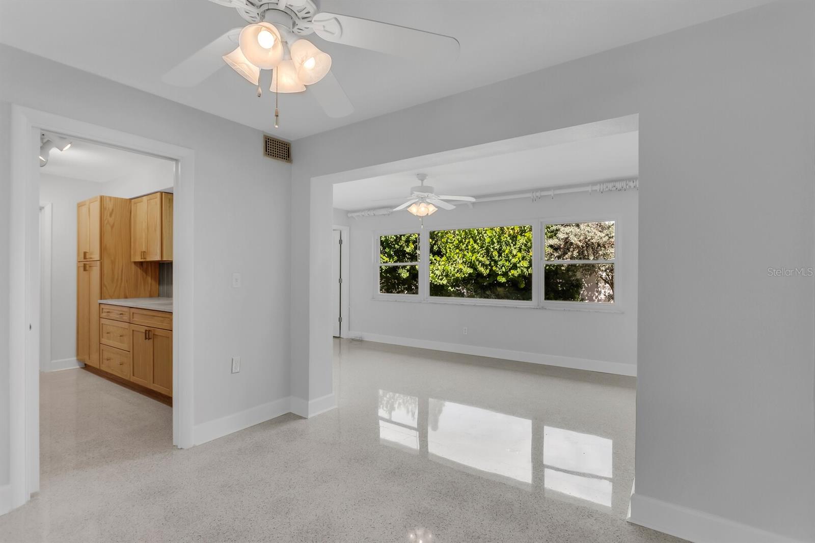 88 NEW JERSEY DR — photo 14