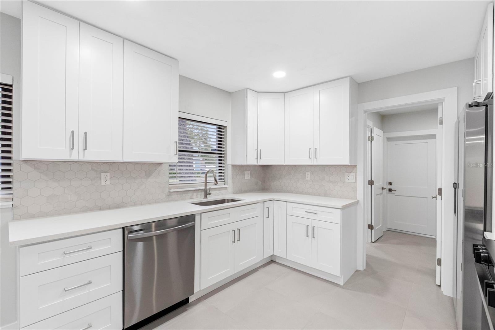 1005 APACHE TRL — photo 12