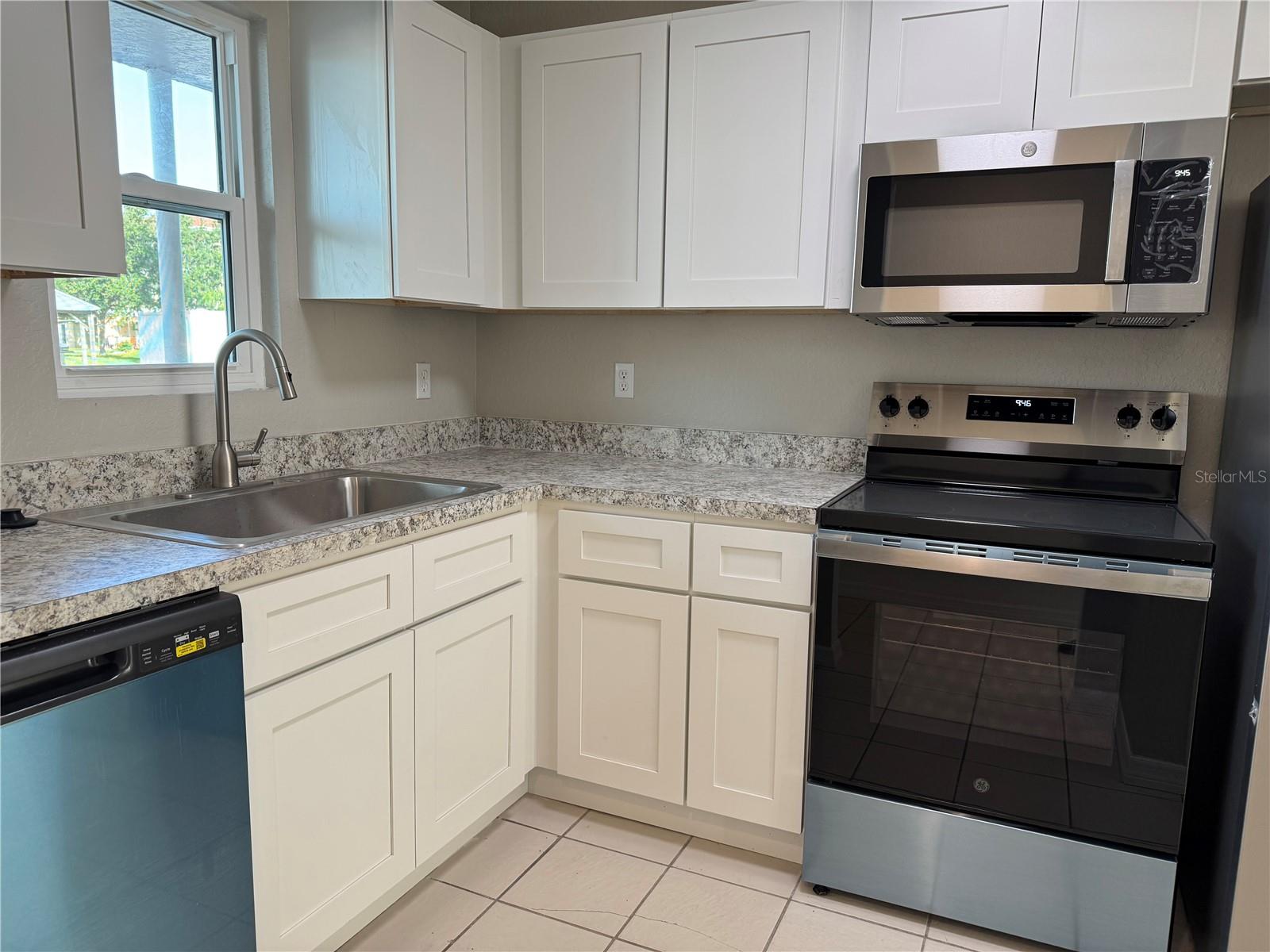 6340 PROVIDENCE CIR #114 — photo 2