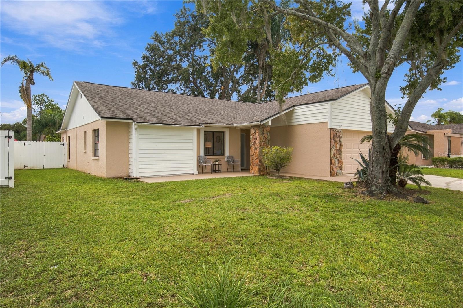 16115 PEBBLEBROOK DR — photo 42