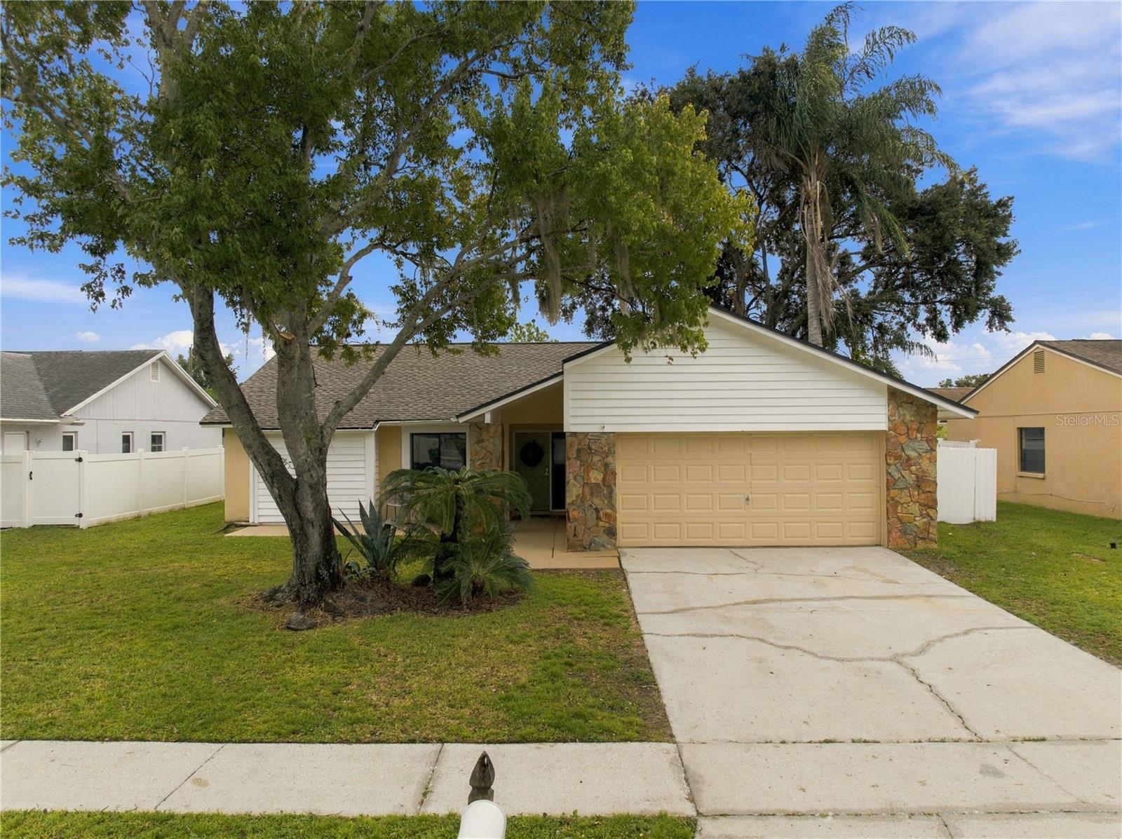 16115 PEBBLEBROOK DR — photo 47