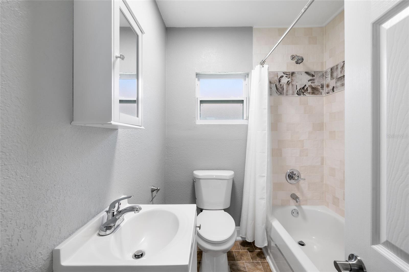 5907 N OLA AVE — photo 19