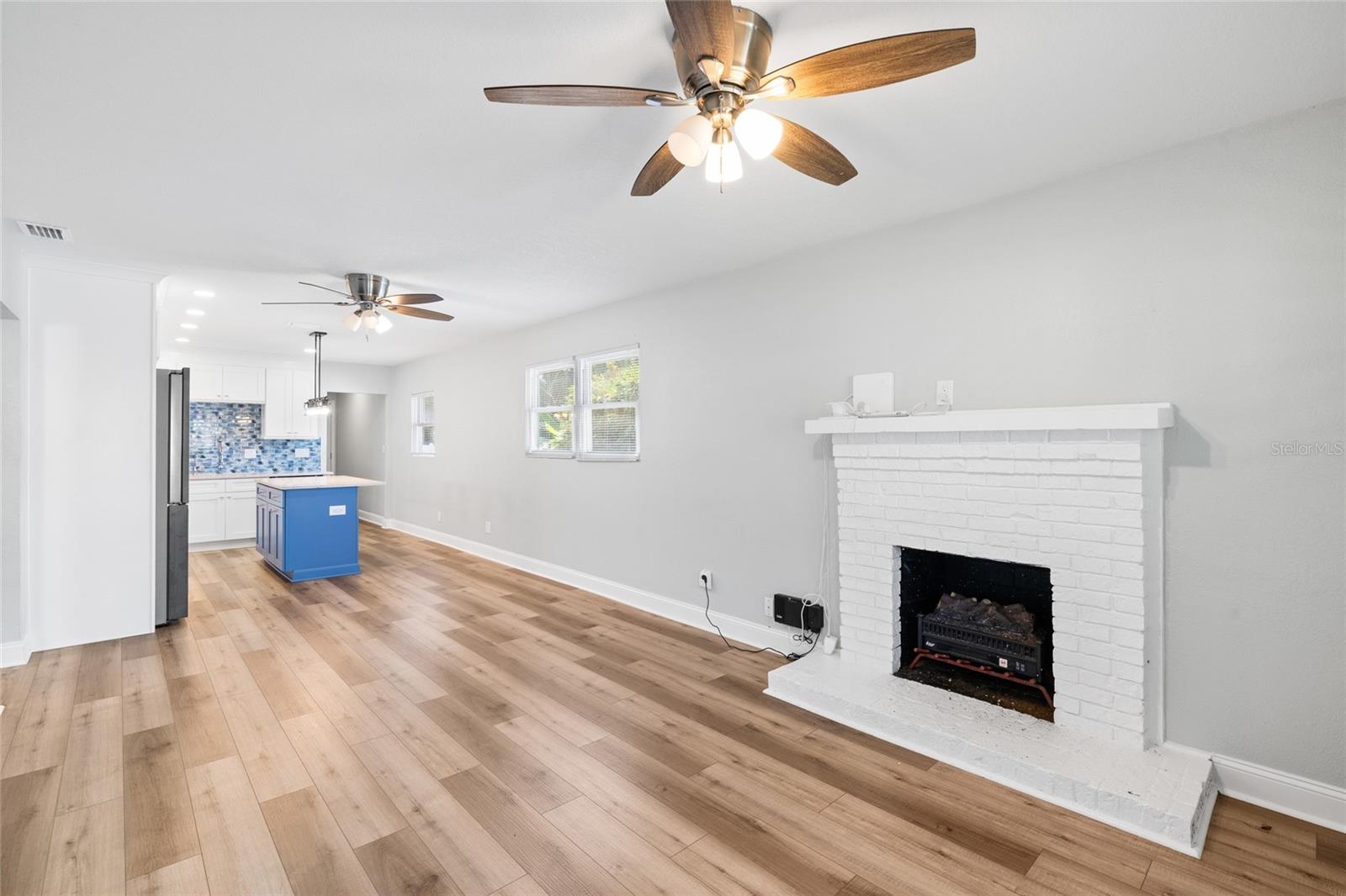 5907 N OLA AVE — photo 12