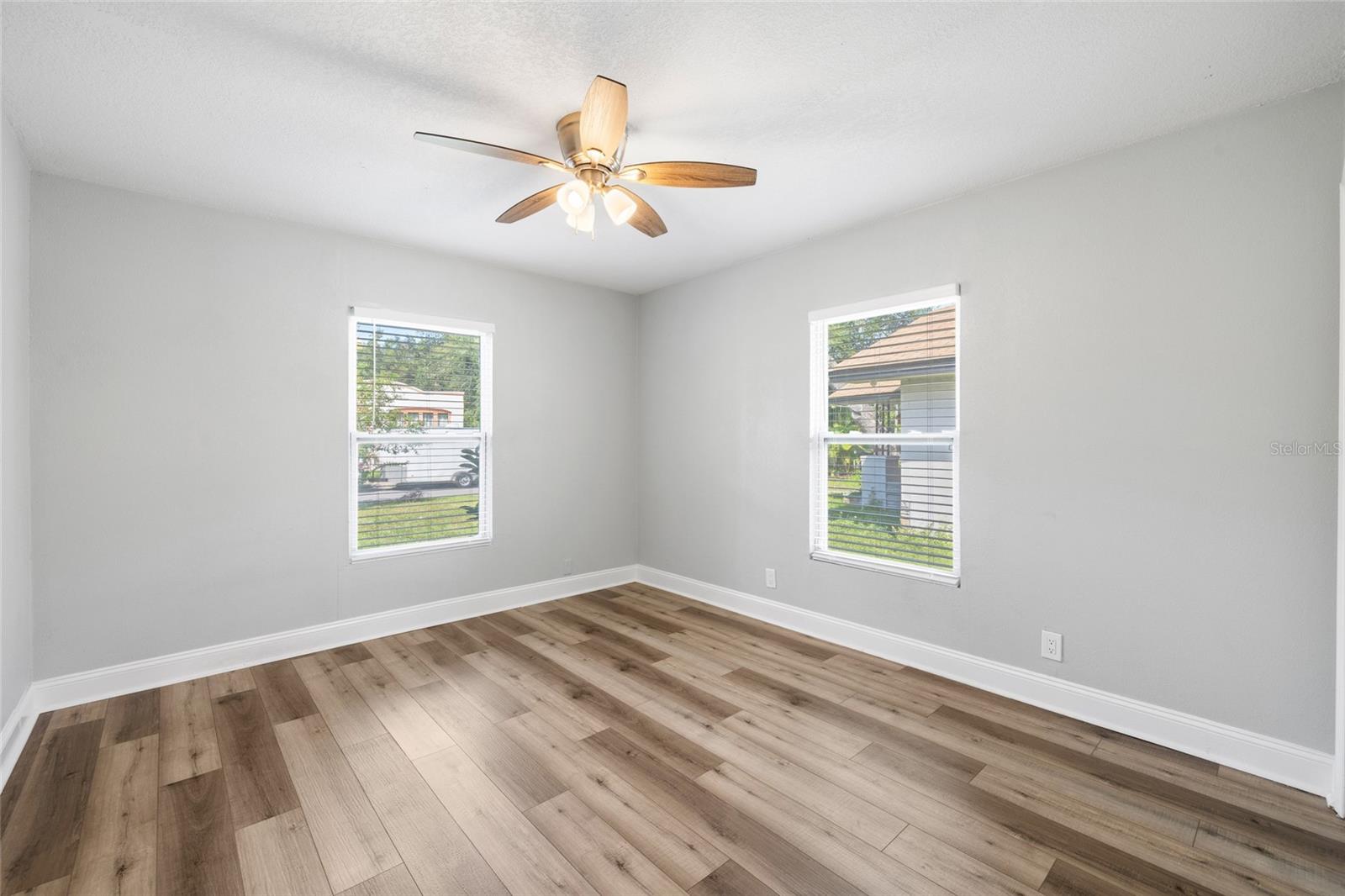 5907 N OLA AVE — photo 22