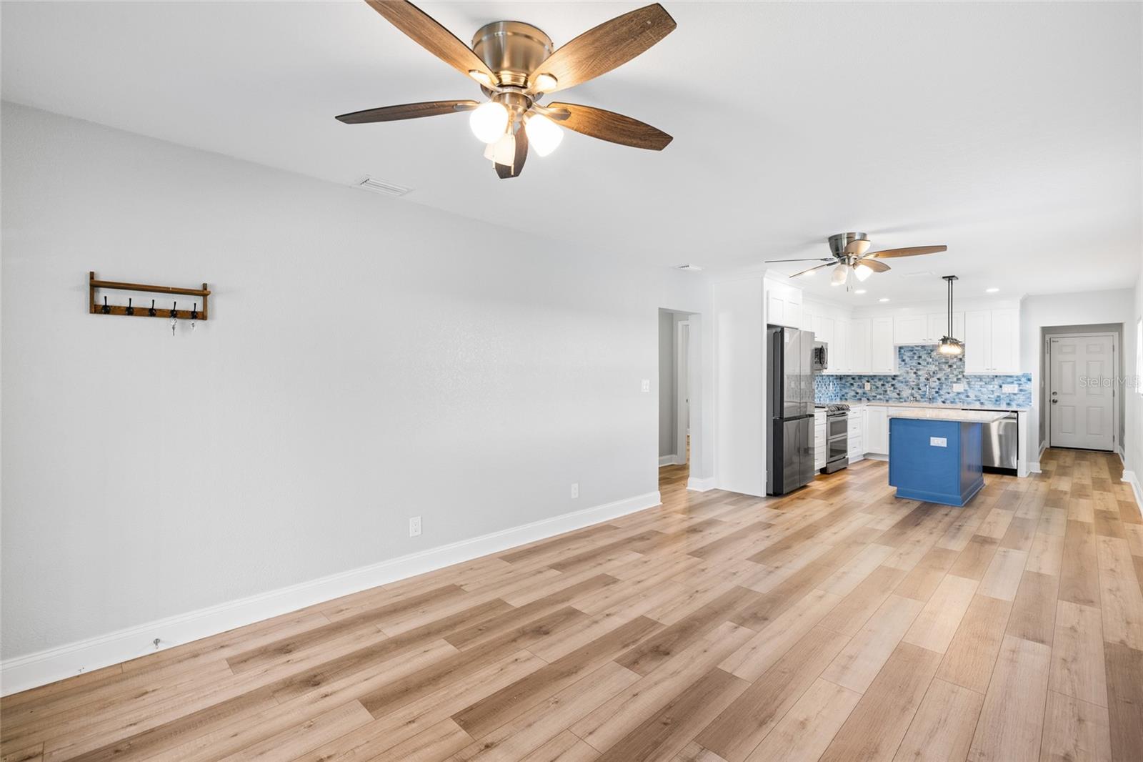 5907 N OLA AVE — photo 13