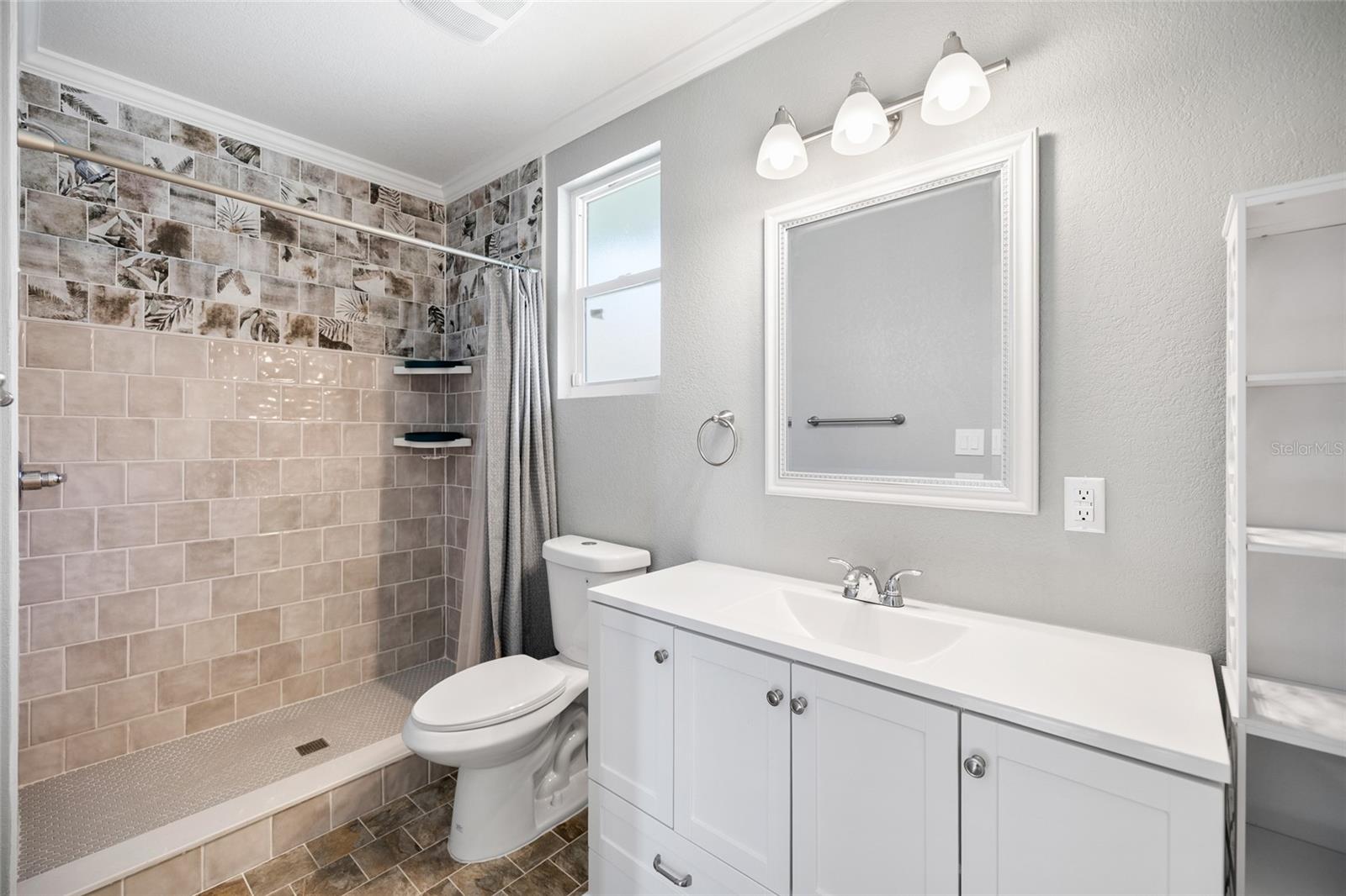 5907 N OLA AVE — photo 25