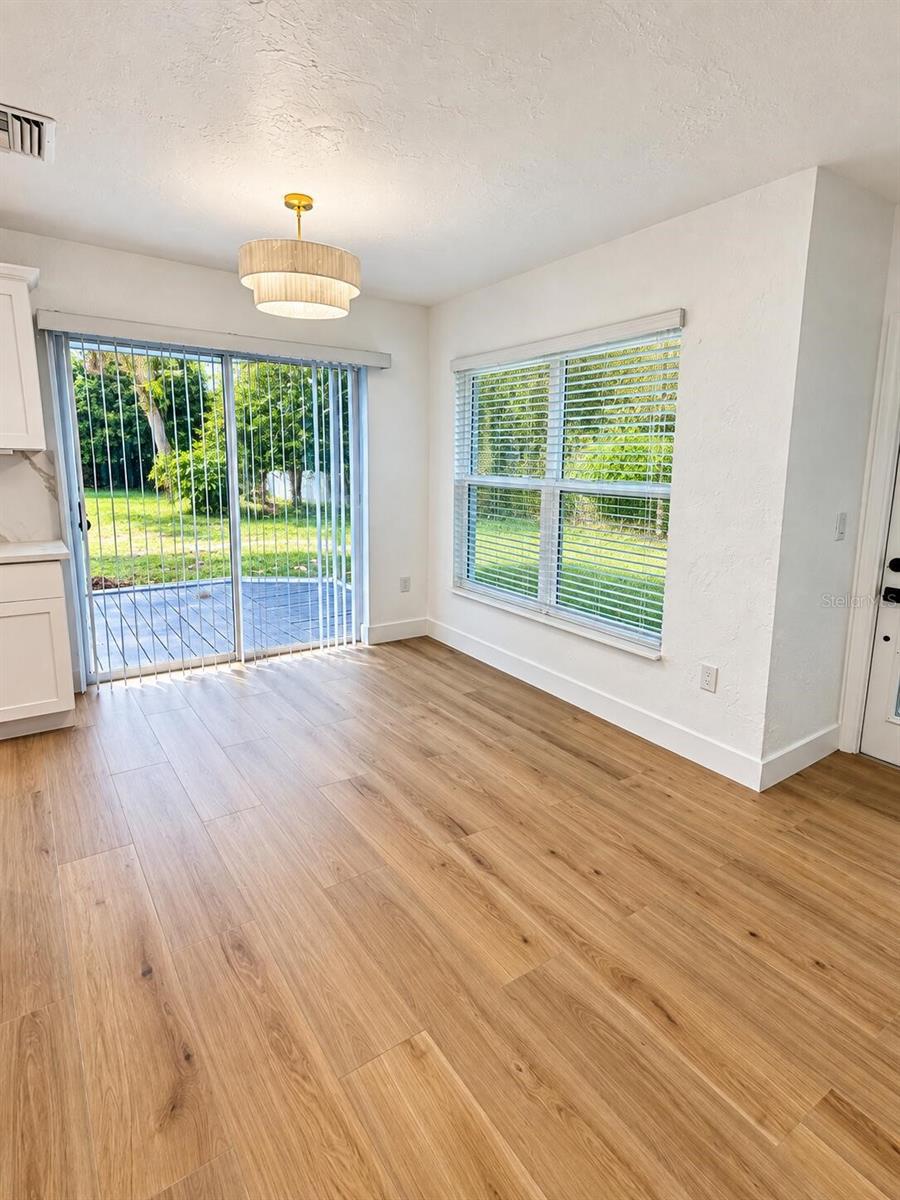 447 ZEPHYR RD — photo 6