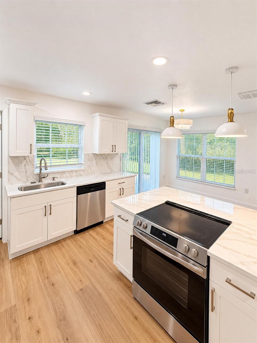 447 ZEPHYR RD — photo 8