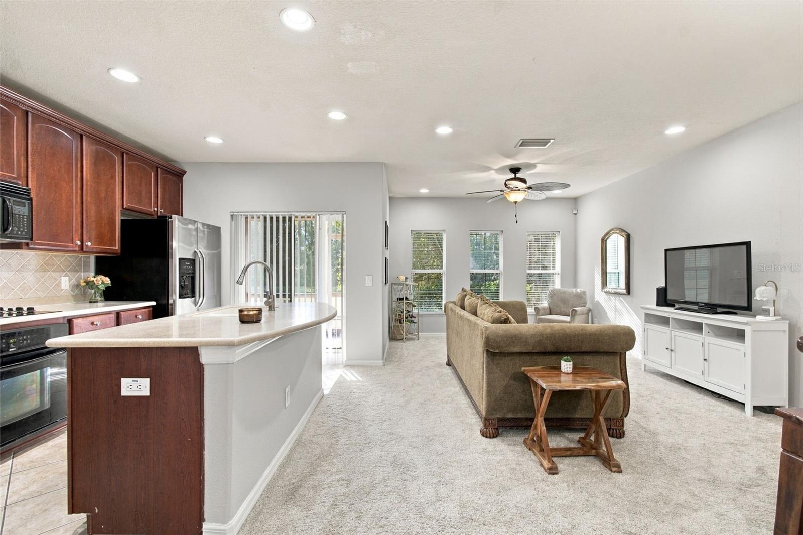 2951 BIRCHCREEK DR — photo 8