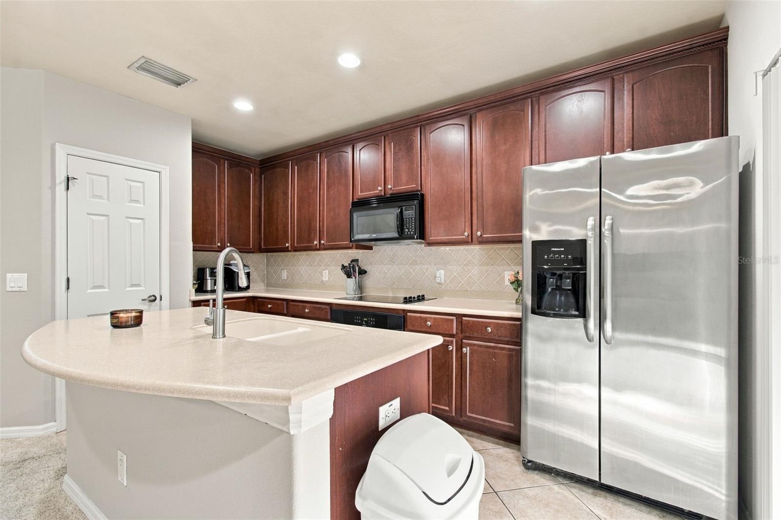 2951 BIRCHCREEK DR — photo 6