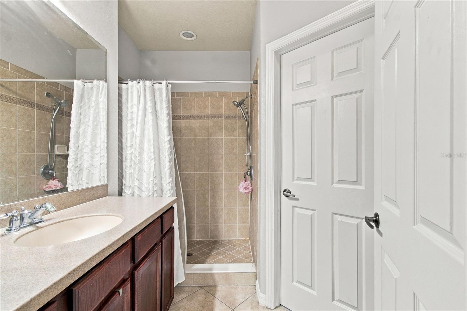 2951 BIRCHCREEK DR — photo 18
