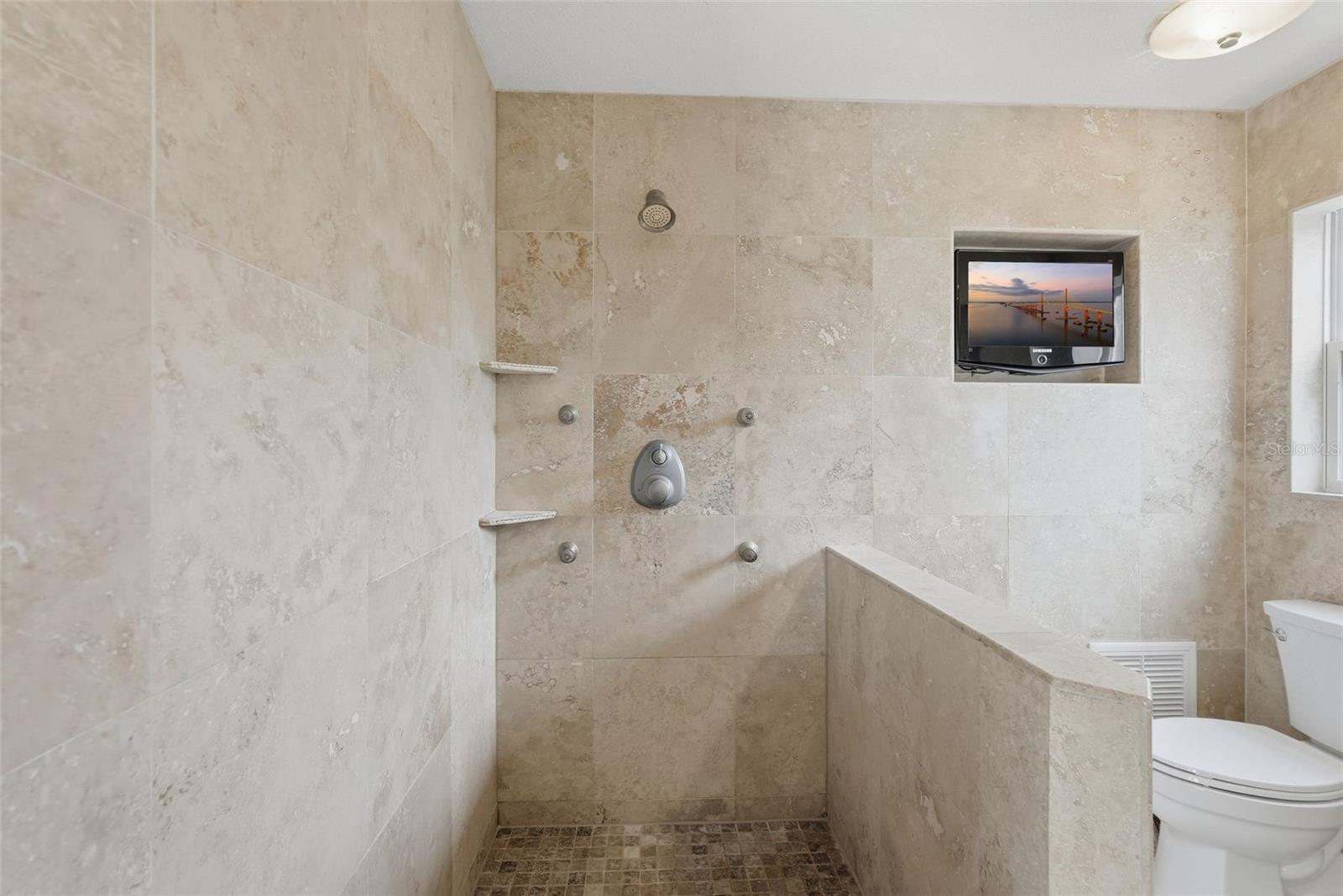 5860 BAYSHORE DR — photo 17